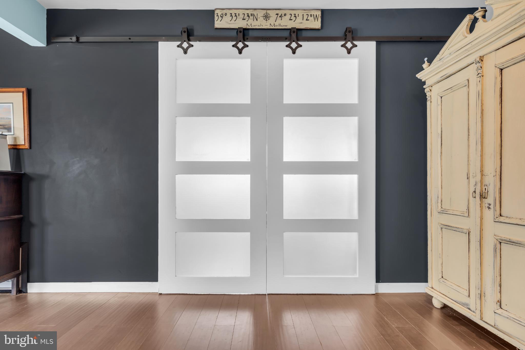 MYSTIC ISLAND - Residential