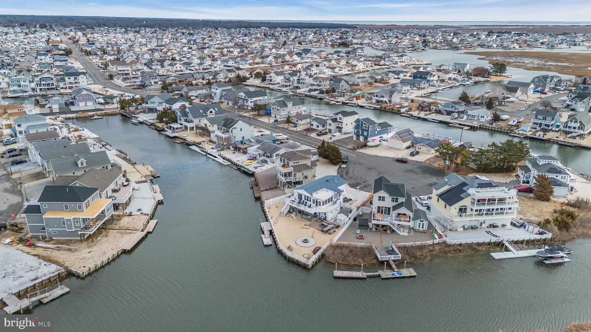 MYSTIC ISLAND - Residential