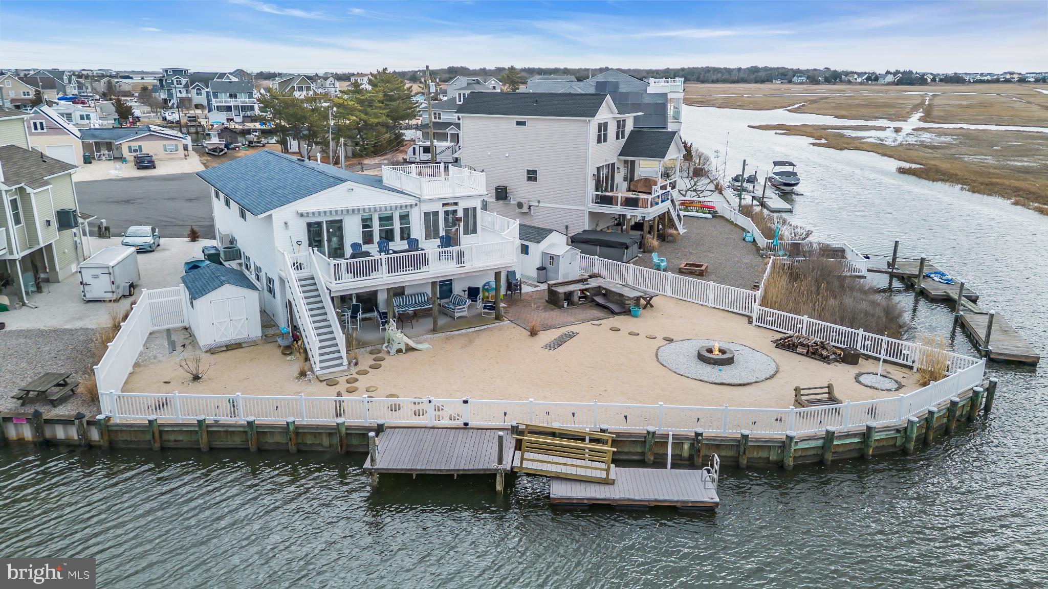 MYSTIC ISLAND - Residential