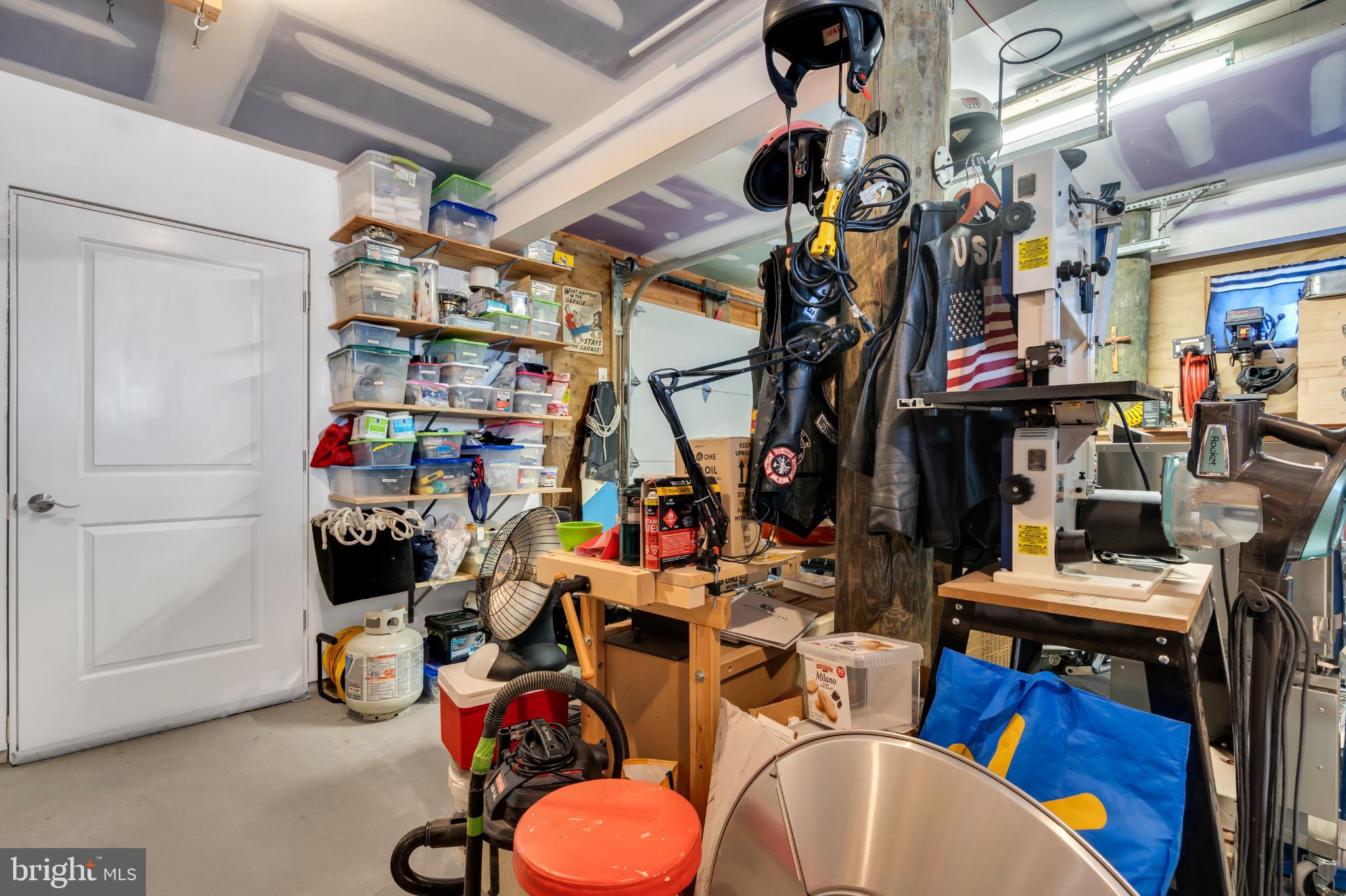 MYSTIC ISLAND - Residential