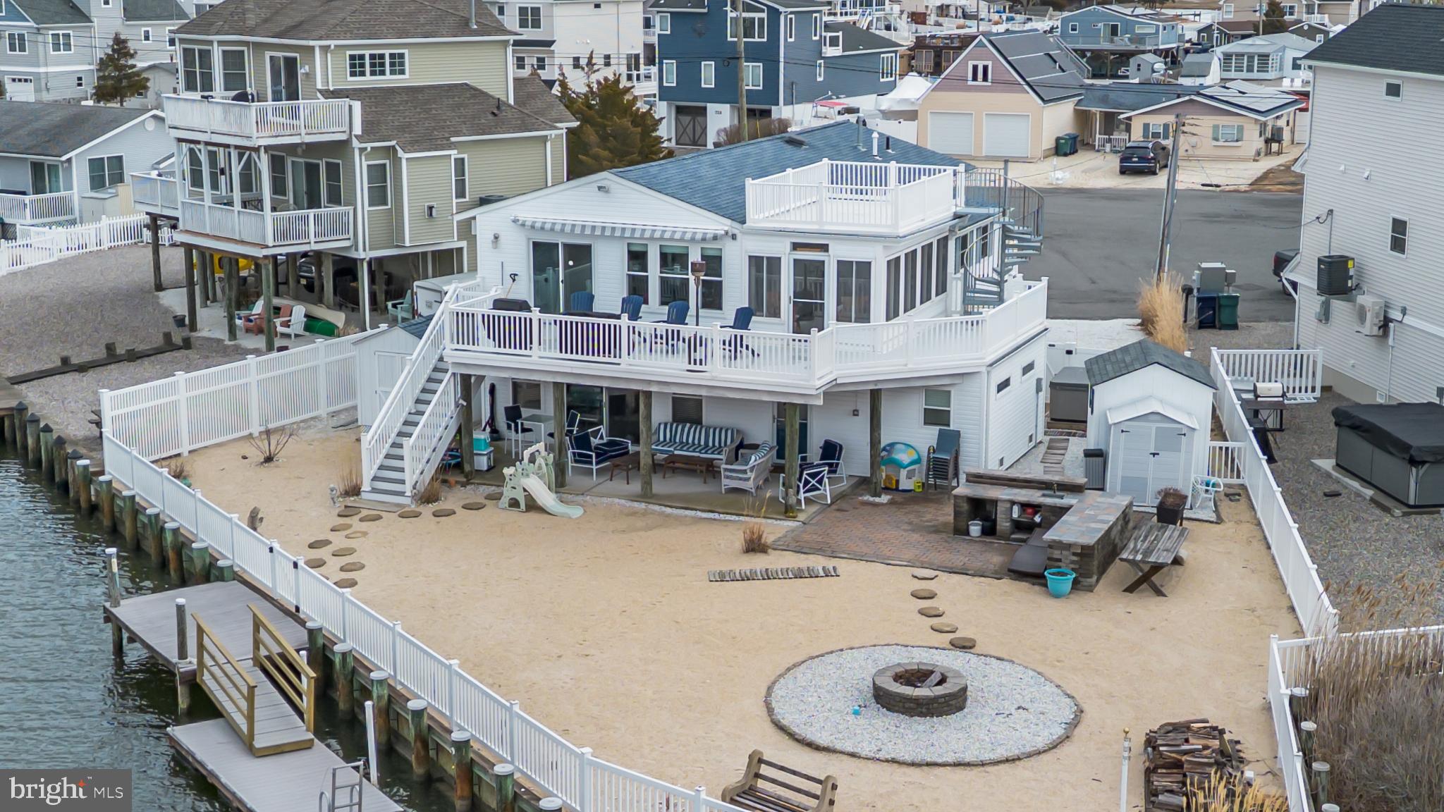 MYSTIC ISLAND - Residential