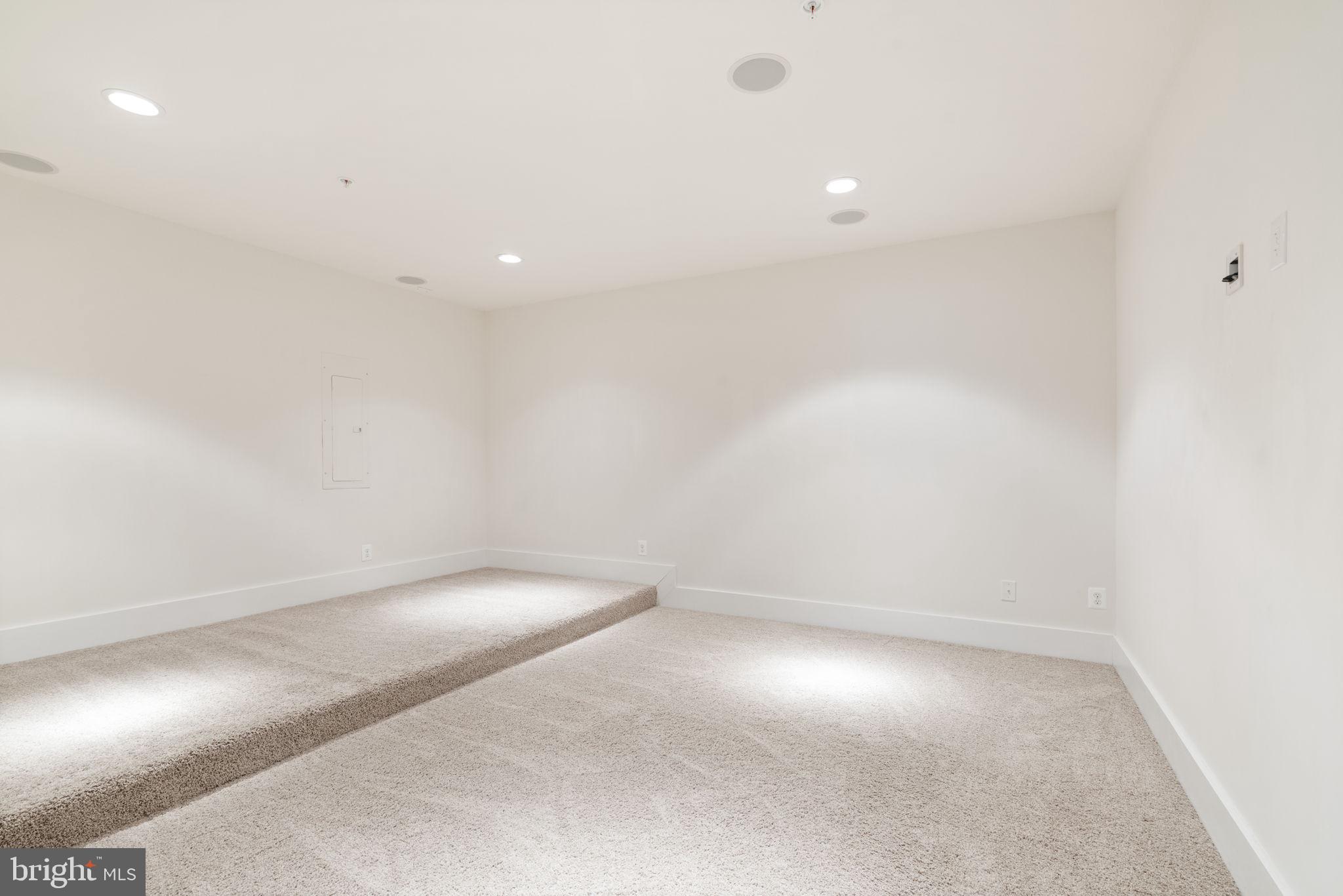 POTOMAC SHORES - Residential