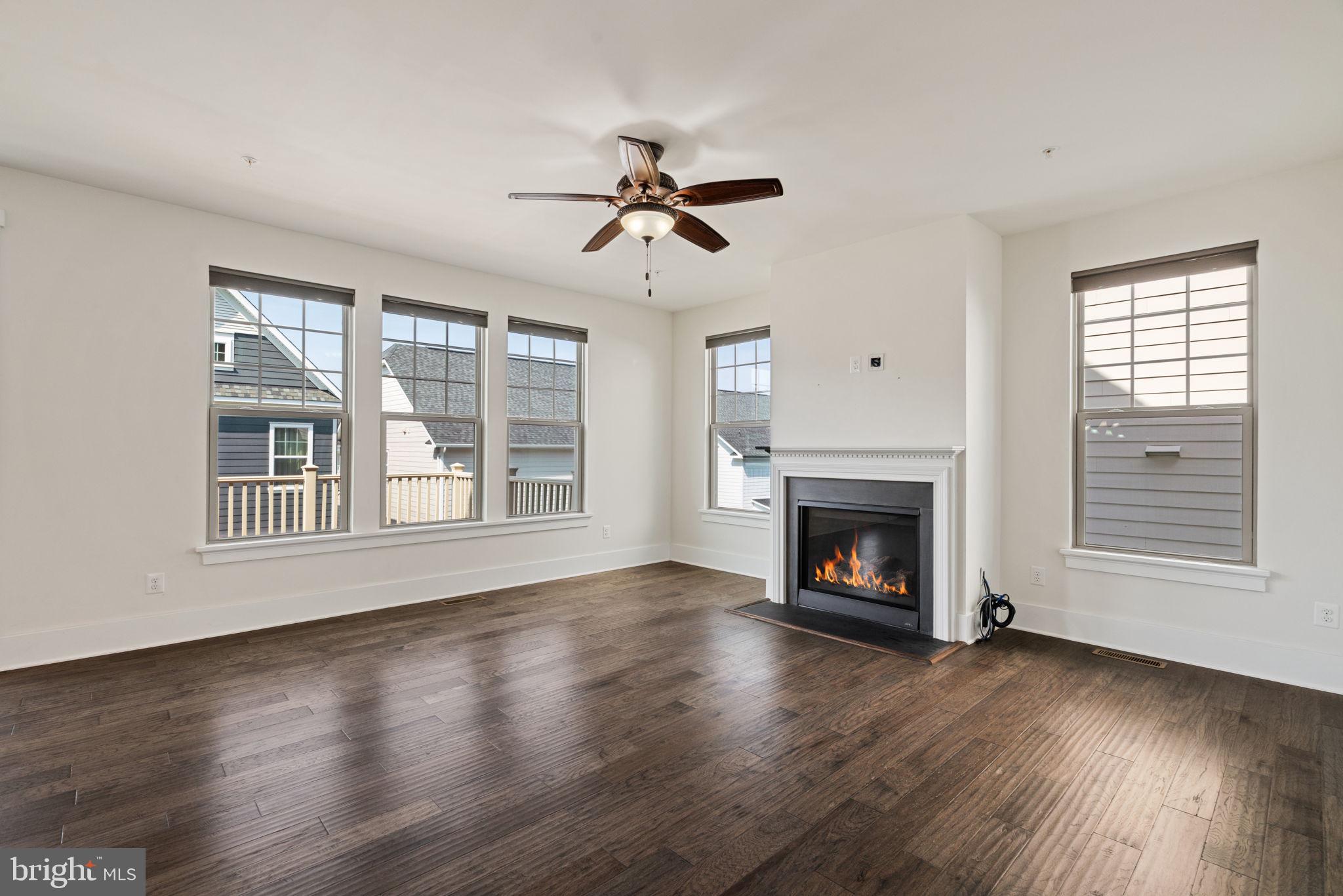 POTOMAC SHORES - Residential