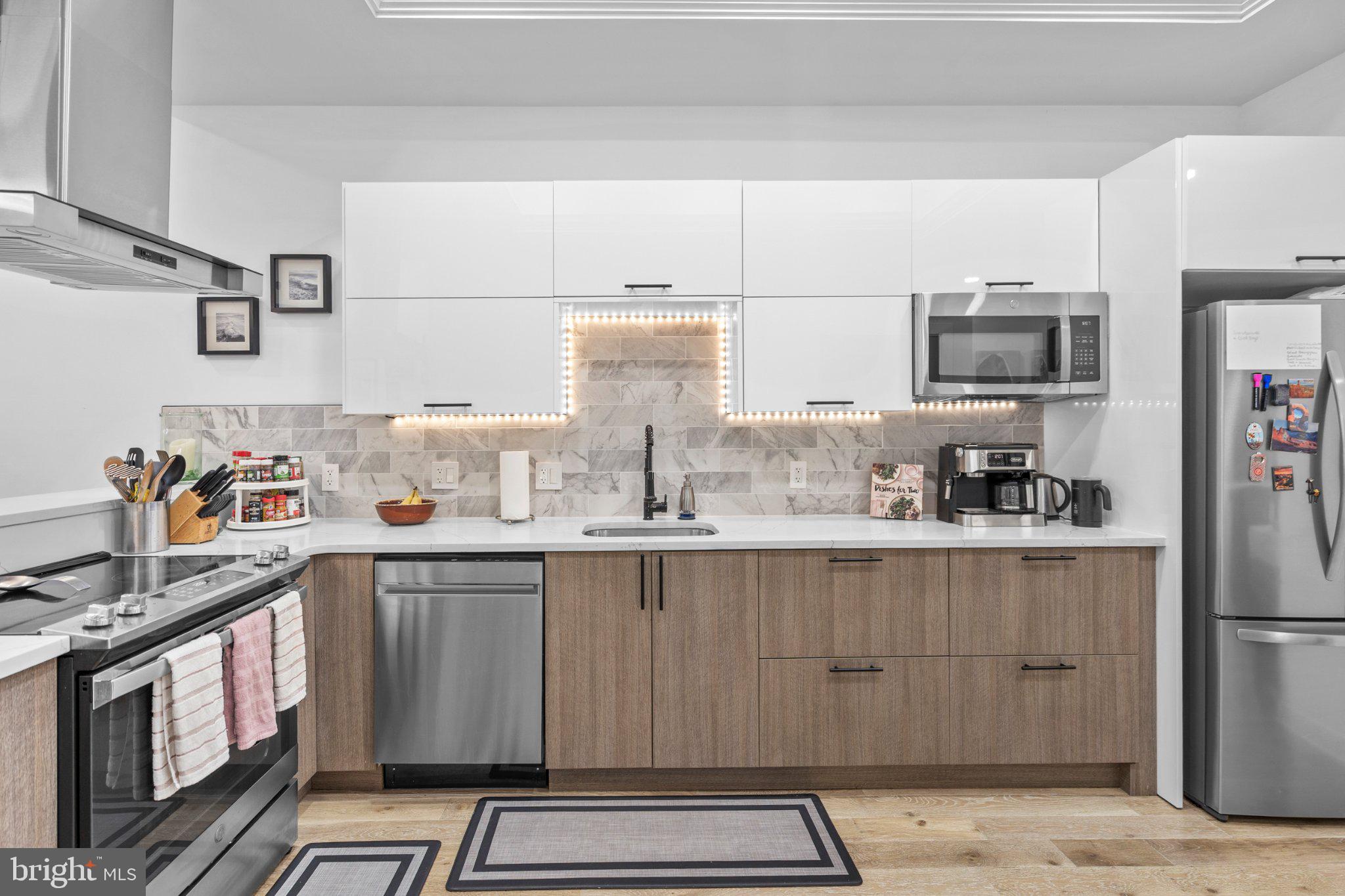 2808 W MASTER STREET 2