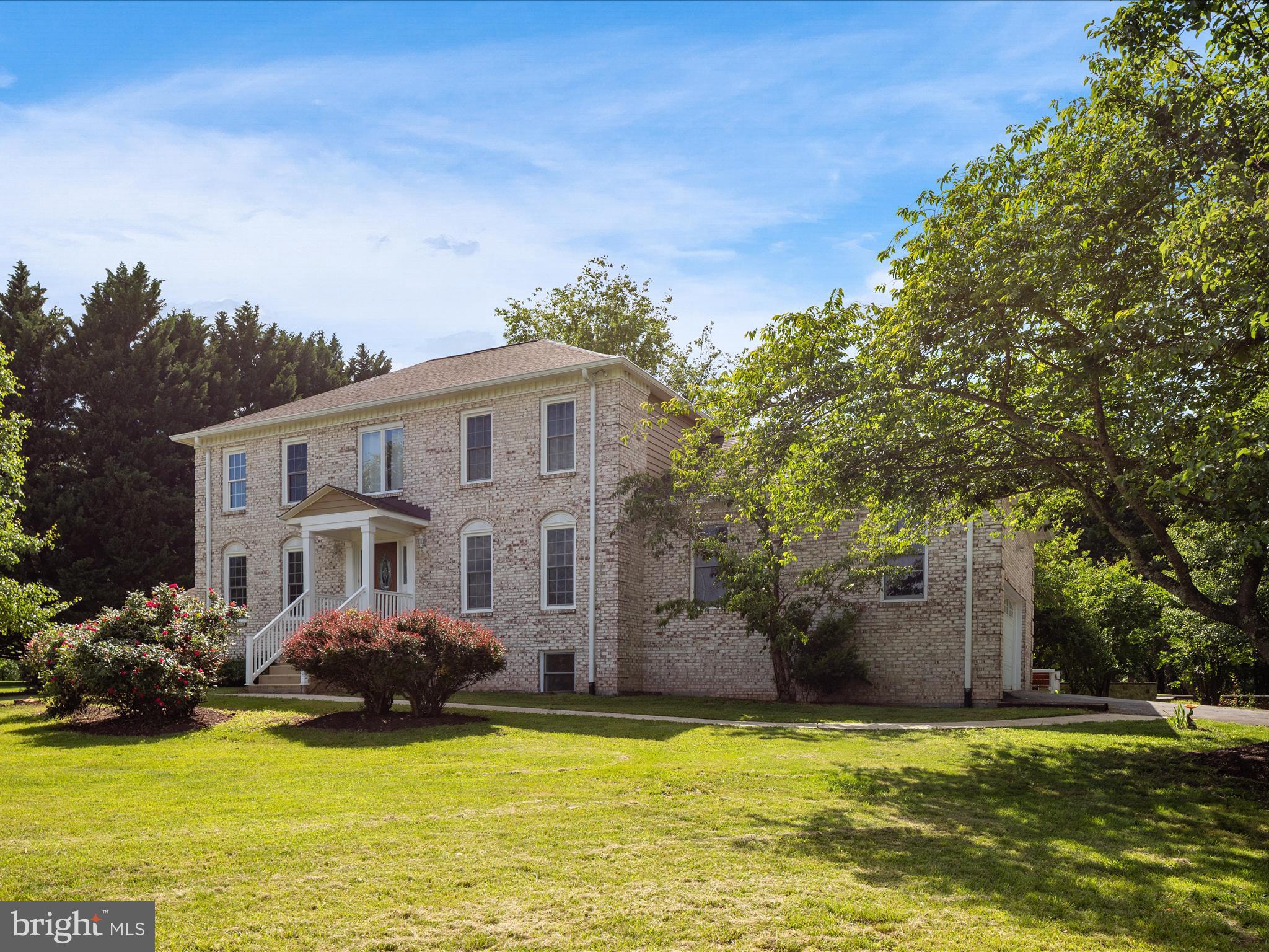 9486 BROADLANDS LANE