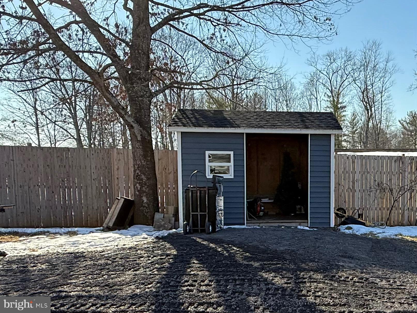 215 ARRINGTON MOUNTAIN ROAD