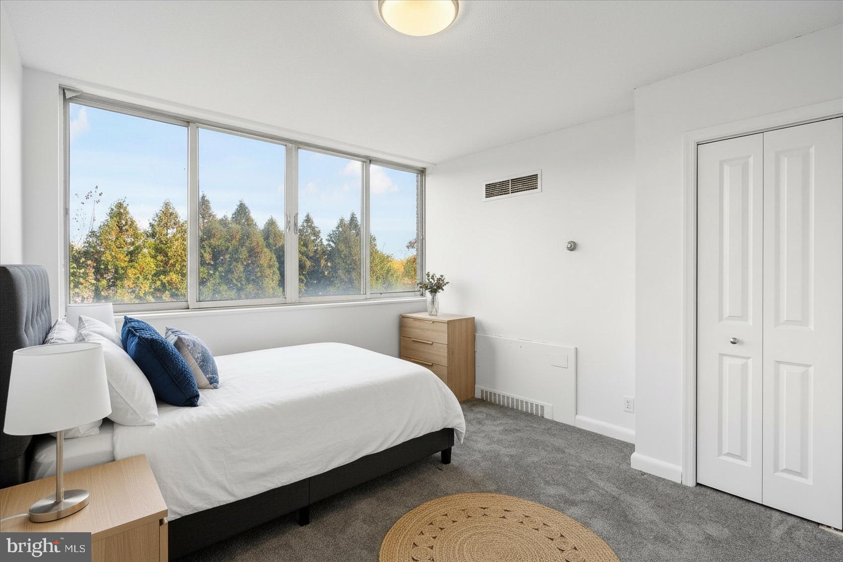 PARK TOWERS EAST - Residential