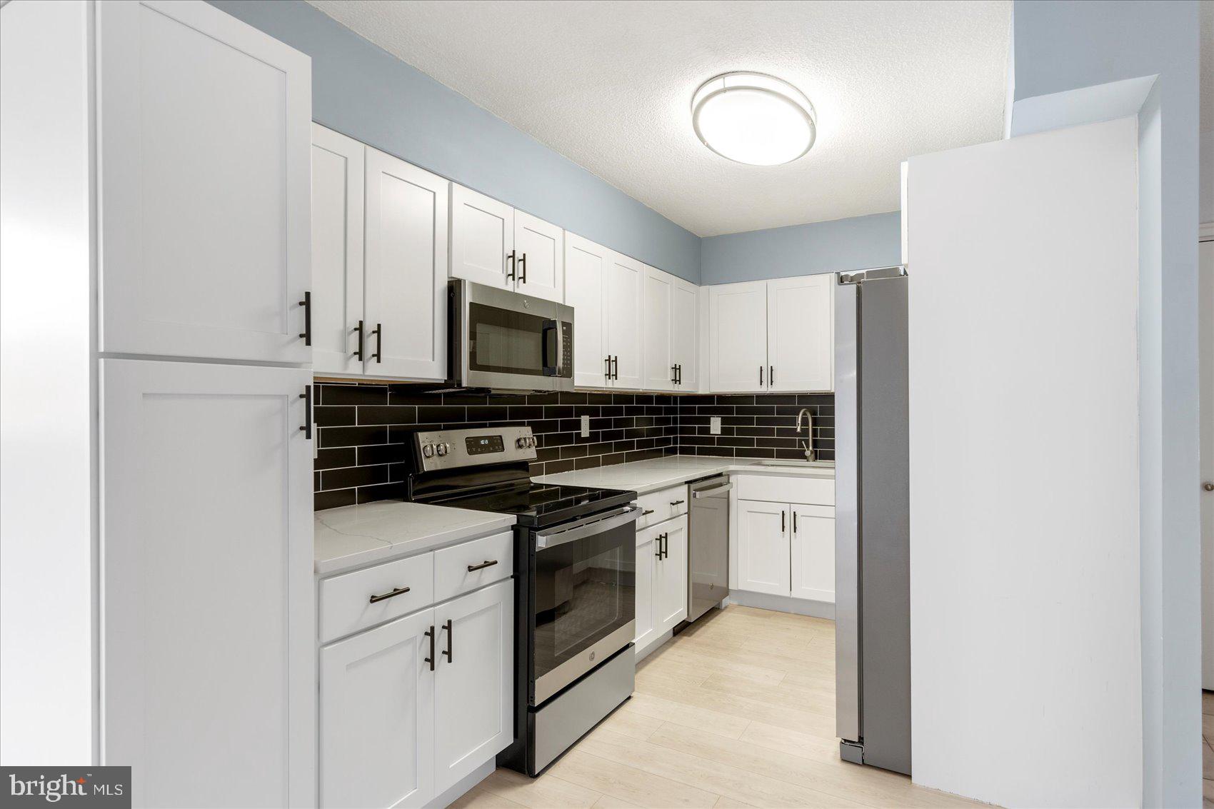 PARK TOWERS EAST - Residential