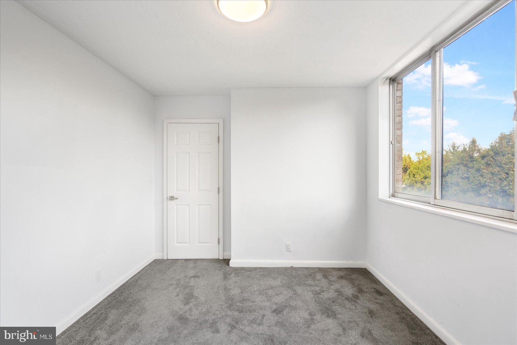 PARK TOWERS EAST - Residential