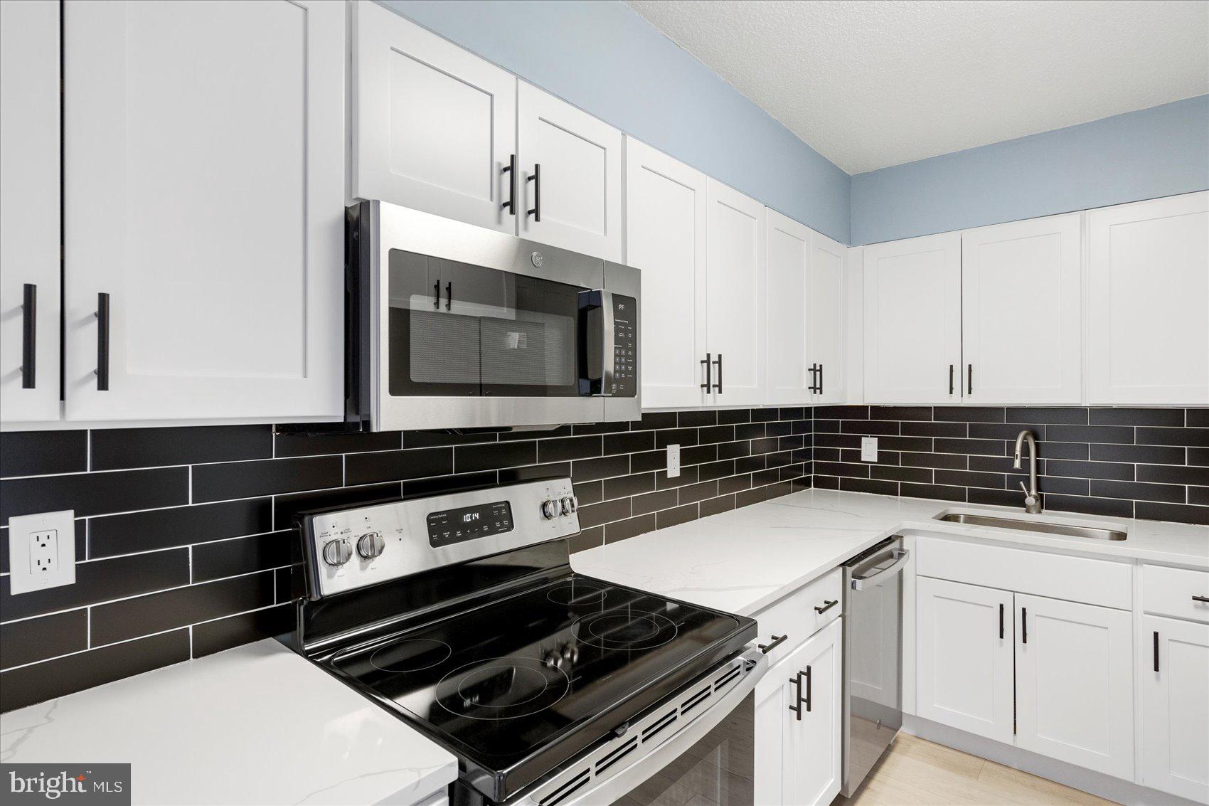 PARK TOWERS EAST - Residential