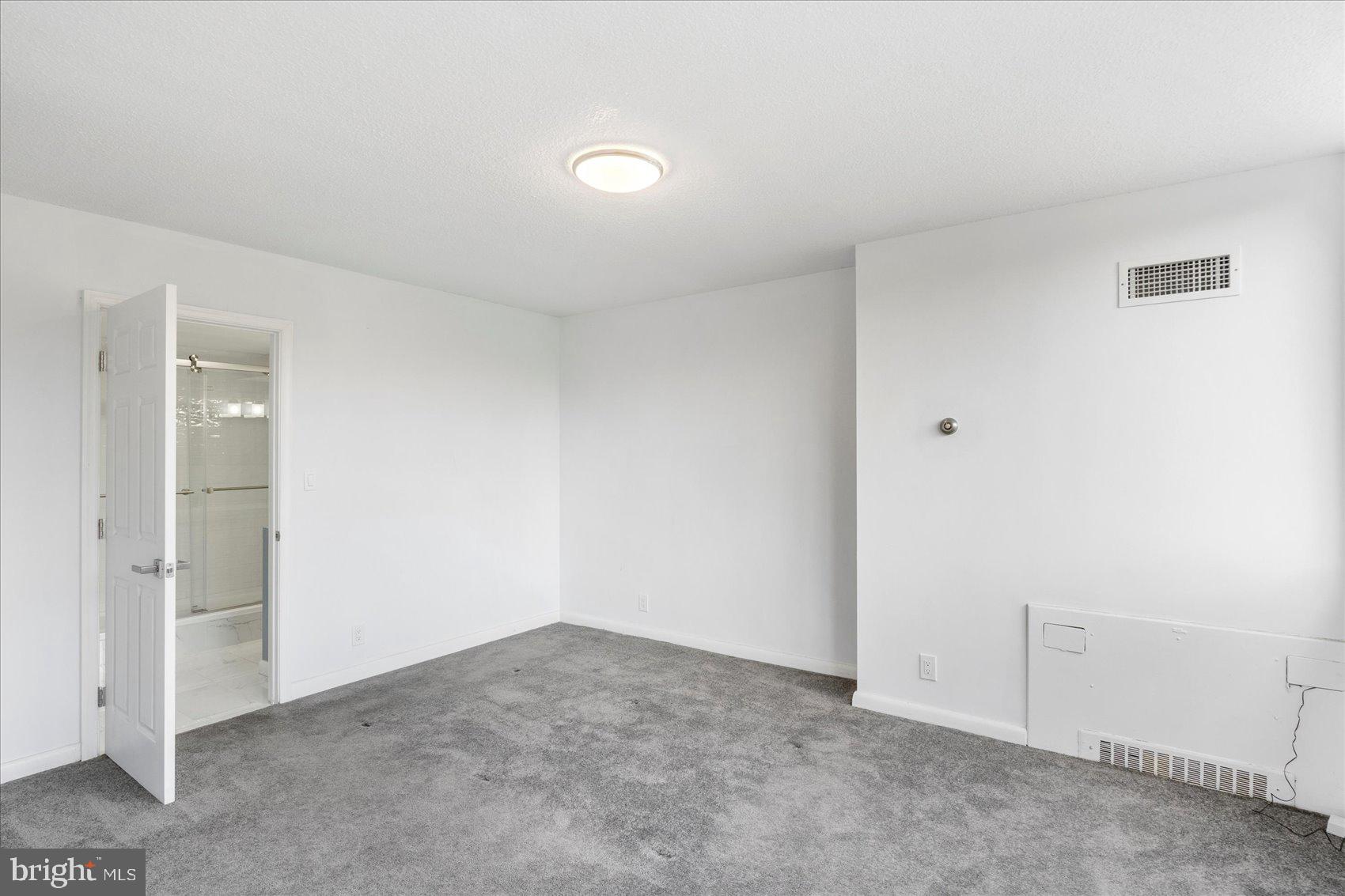 PARK TOWERS EAST - Residential