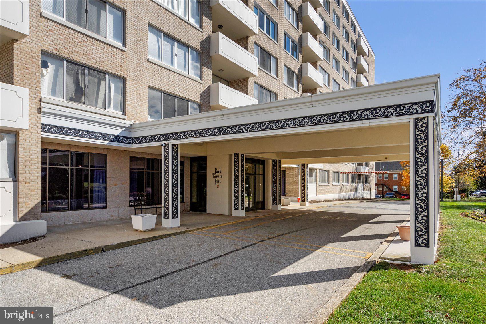 PARK TOWERS EAST - Residential