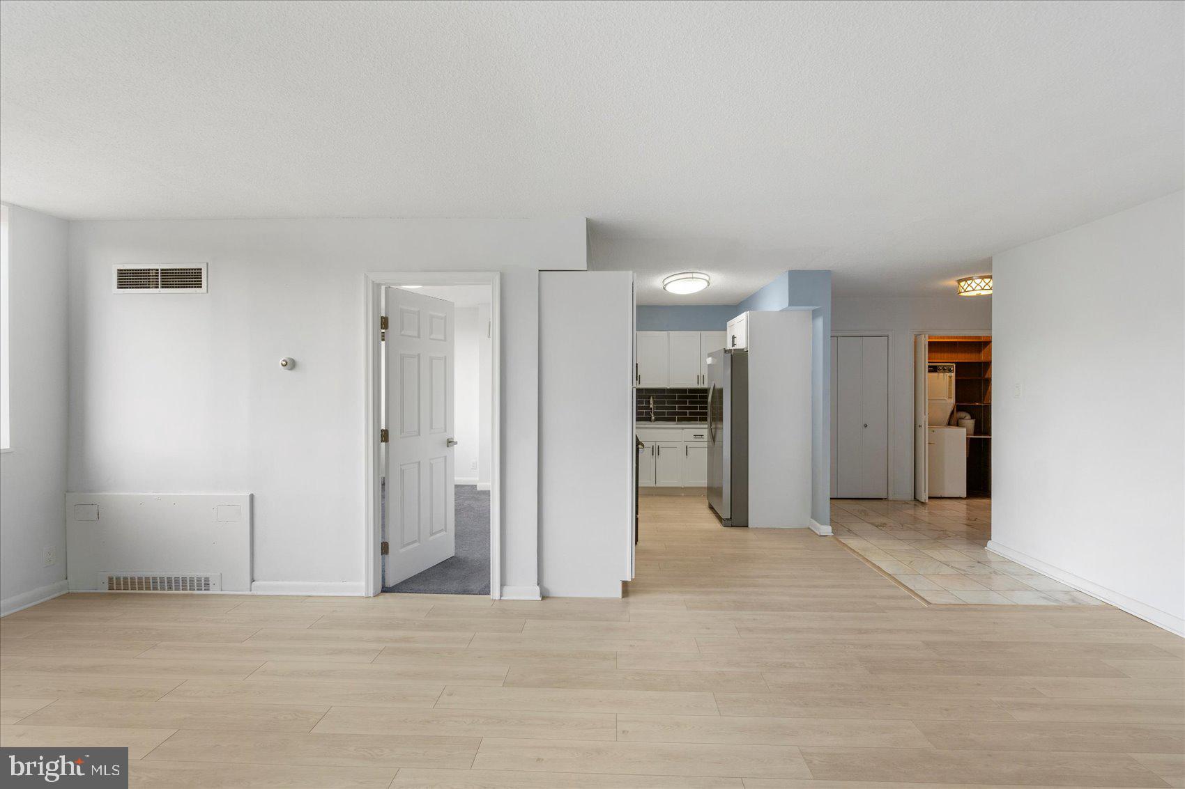 PARK TOWERS EAST - Residential