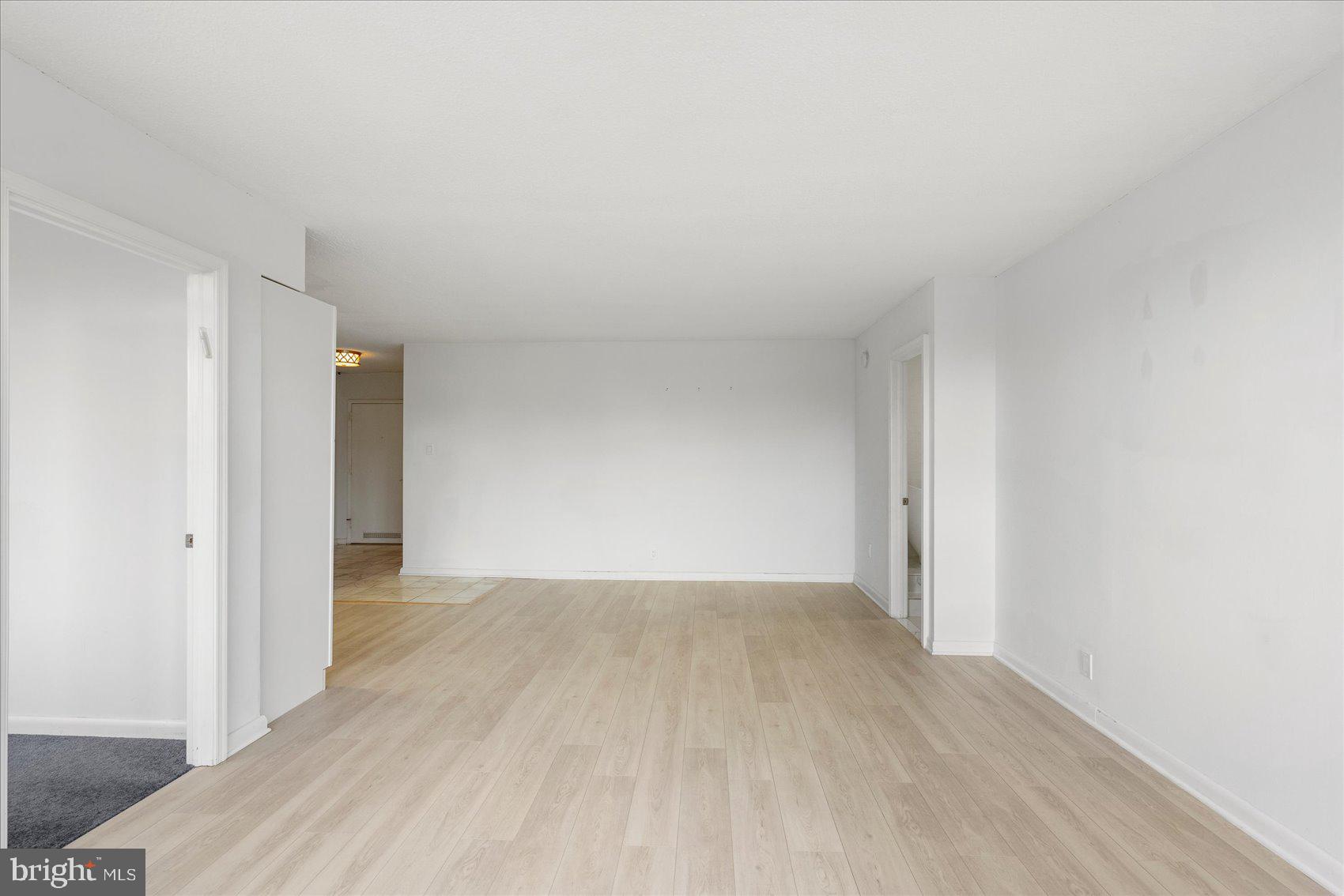 PARK TOWERS EAST - Residential