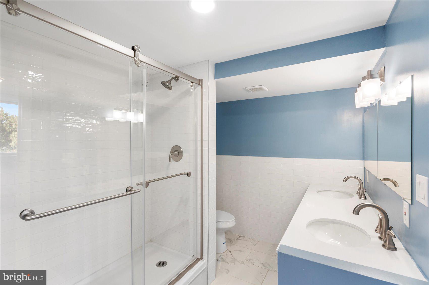 PARK TOWERS EAST - Residential