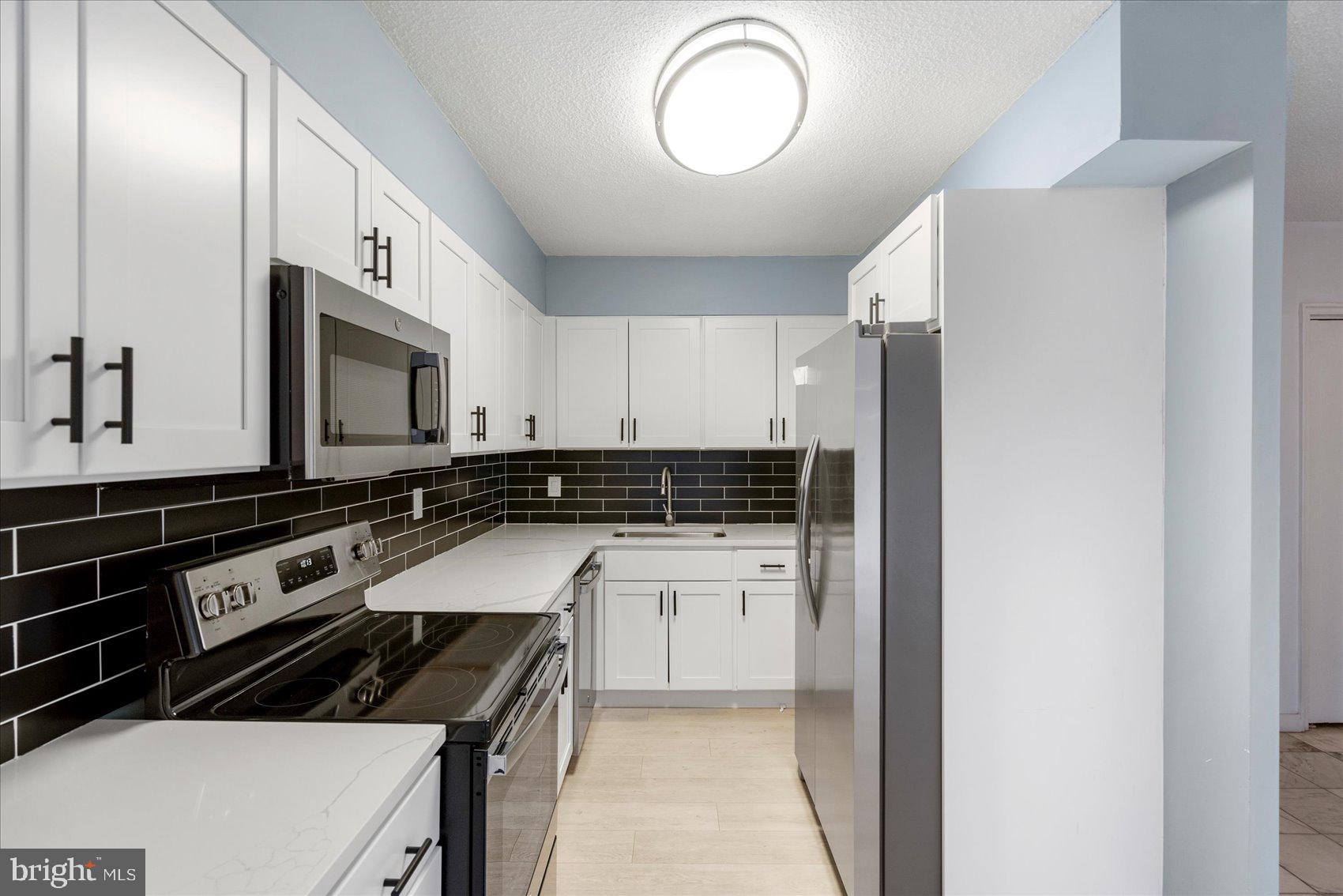 PARK TOWERS EAST - Residential