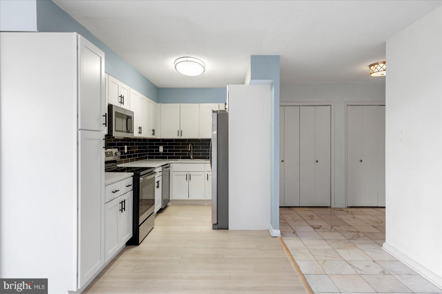 PARK TOWERS EAST - Residential