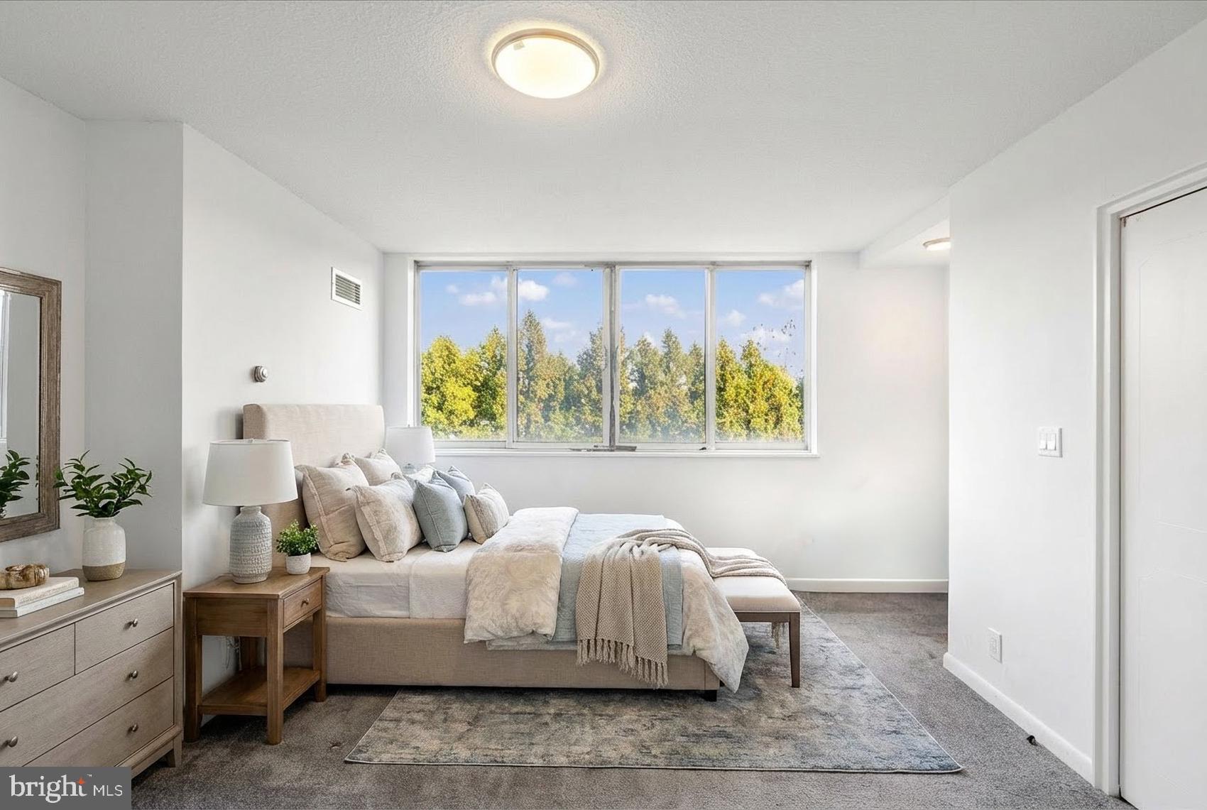 PARK TOWERS EAST - Residential