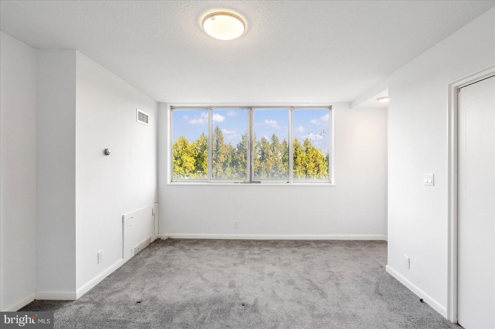 PARK TOWERS EAST - Residential