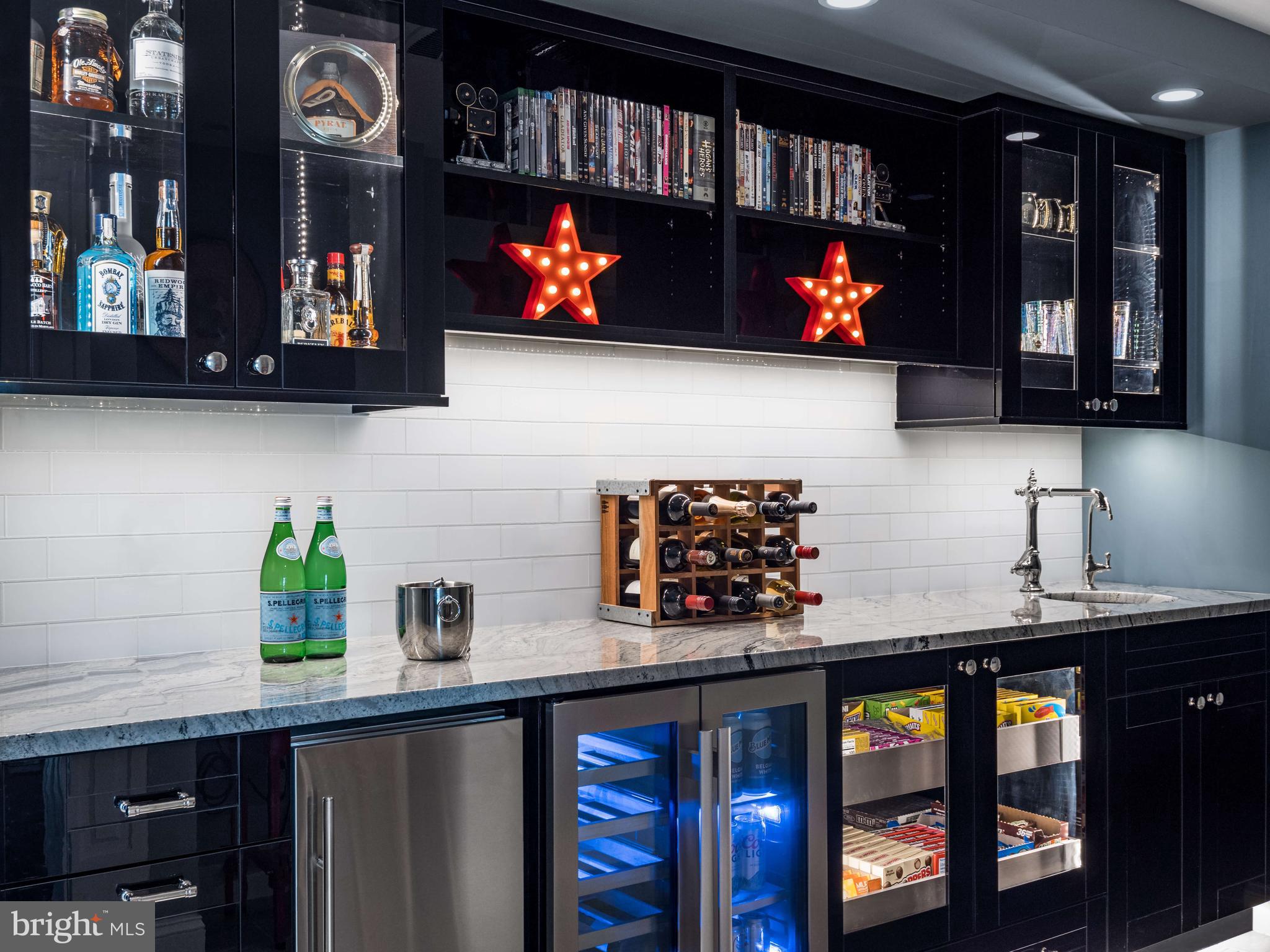 GOVERNORS MANOR - Residential