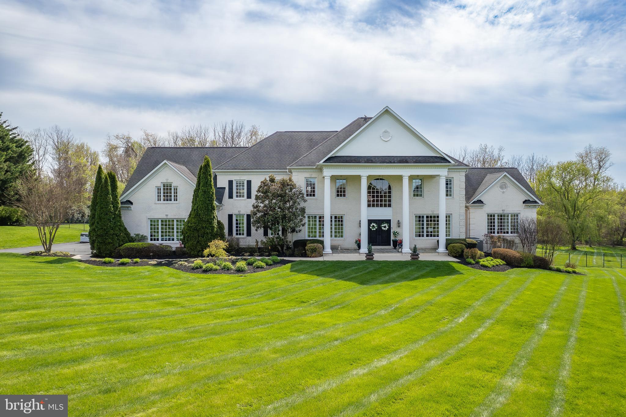 GOVERNORS MANOR - Residential