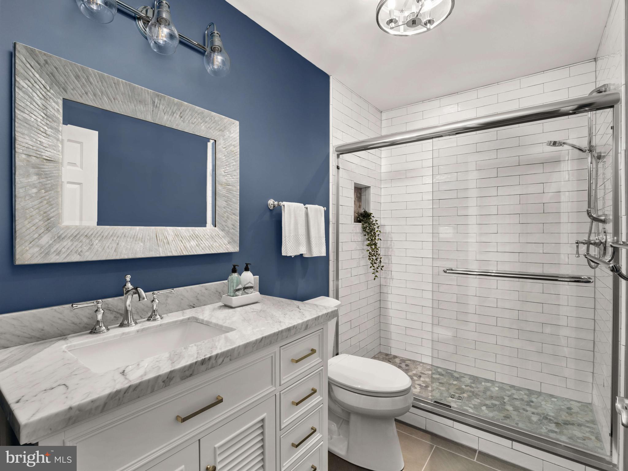 GOVERNORS MANOR - Residential