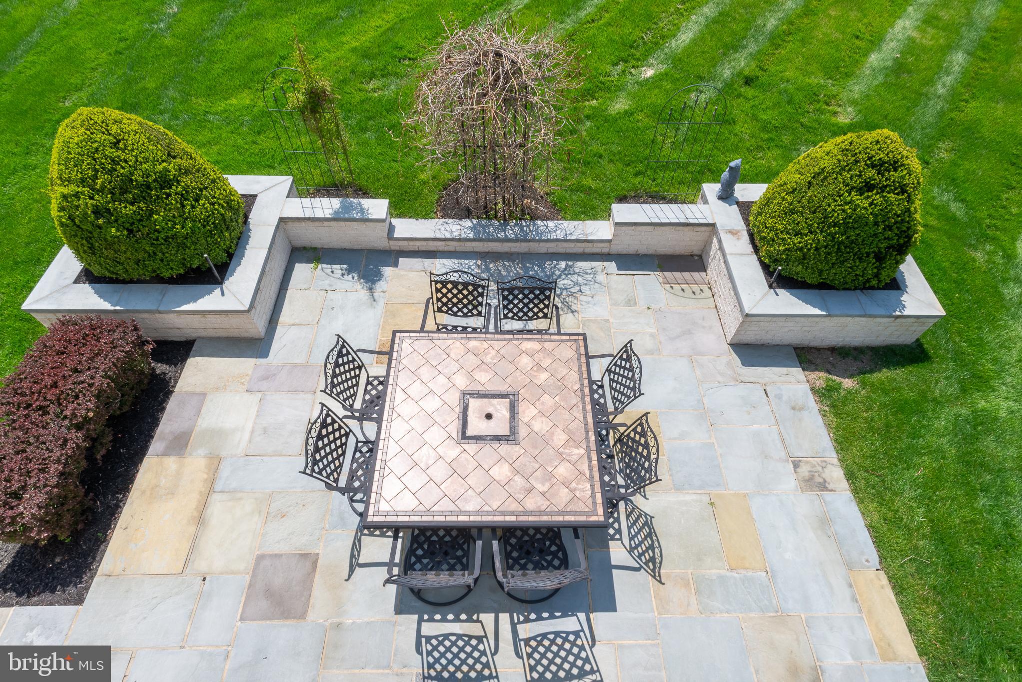 GOVERNORS MANOR - Residential