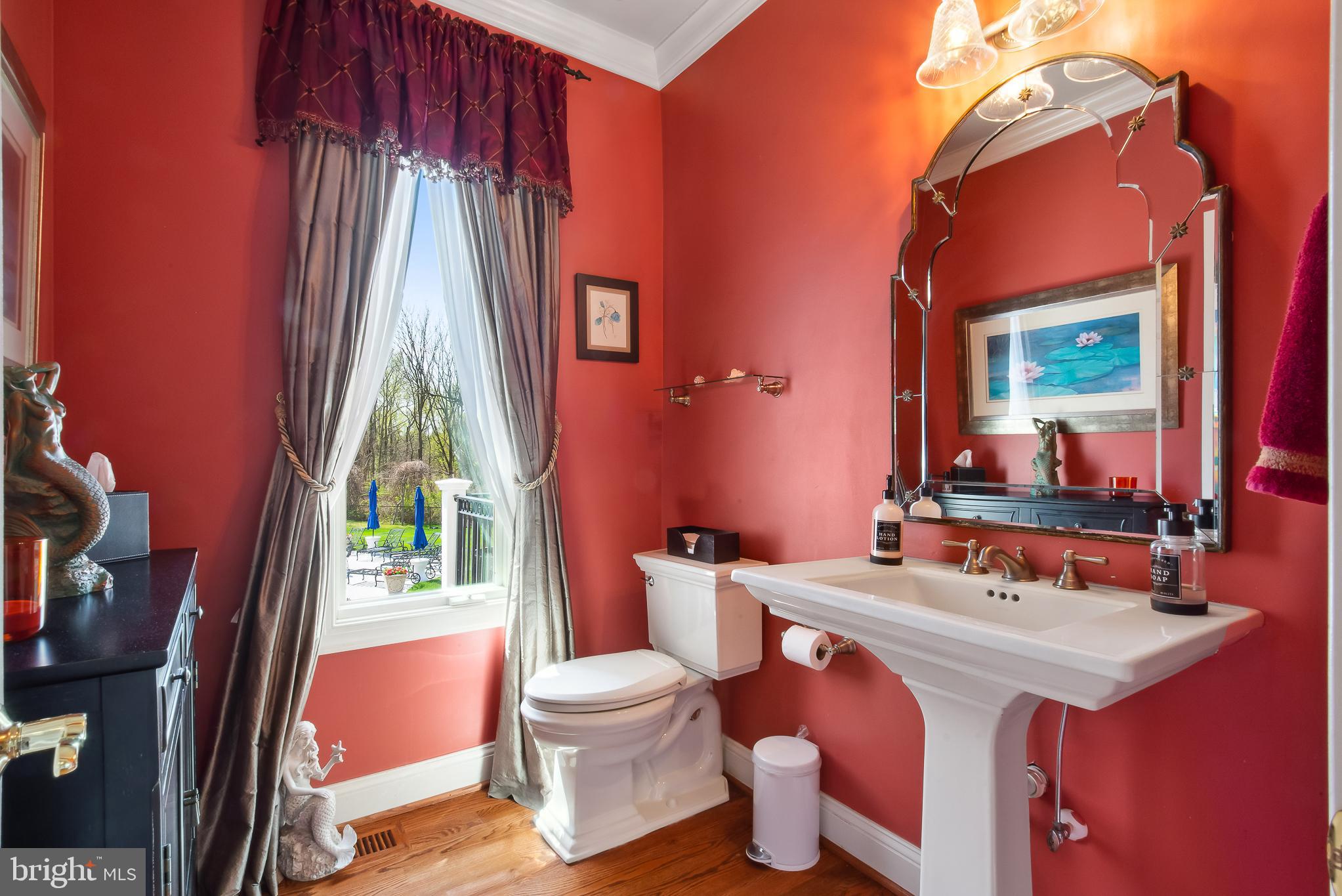 GOVERNORS MANOR - Residential