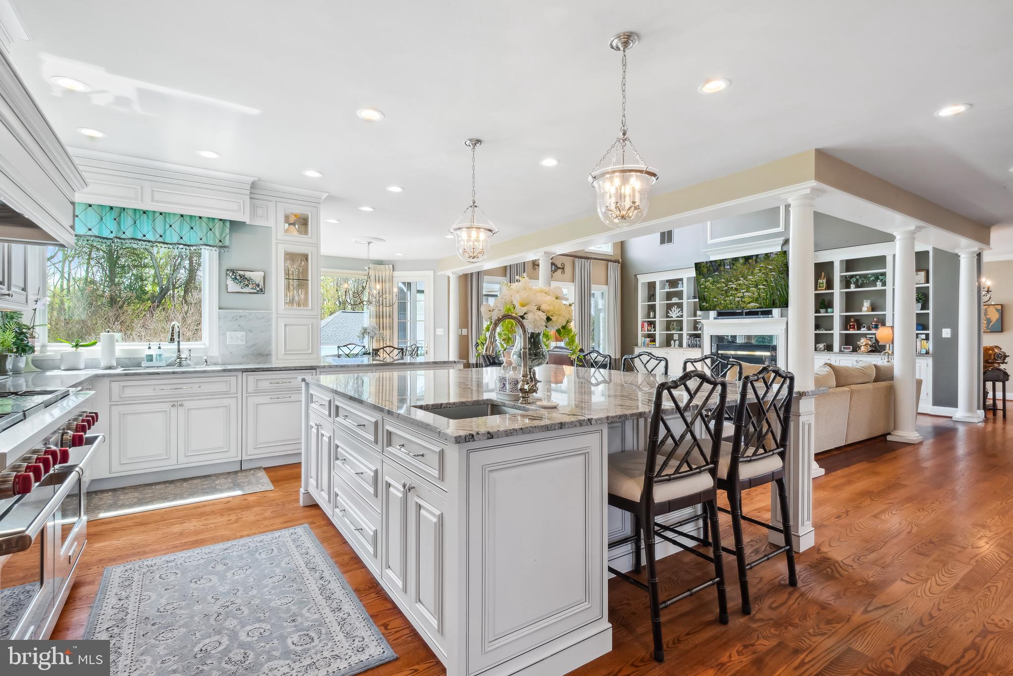 GOVERNORS MANOR - Residential