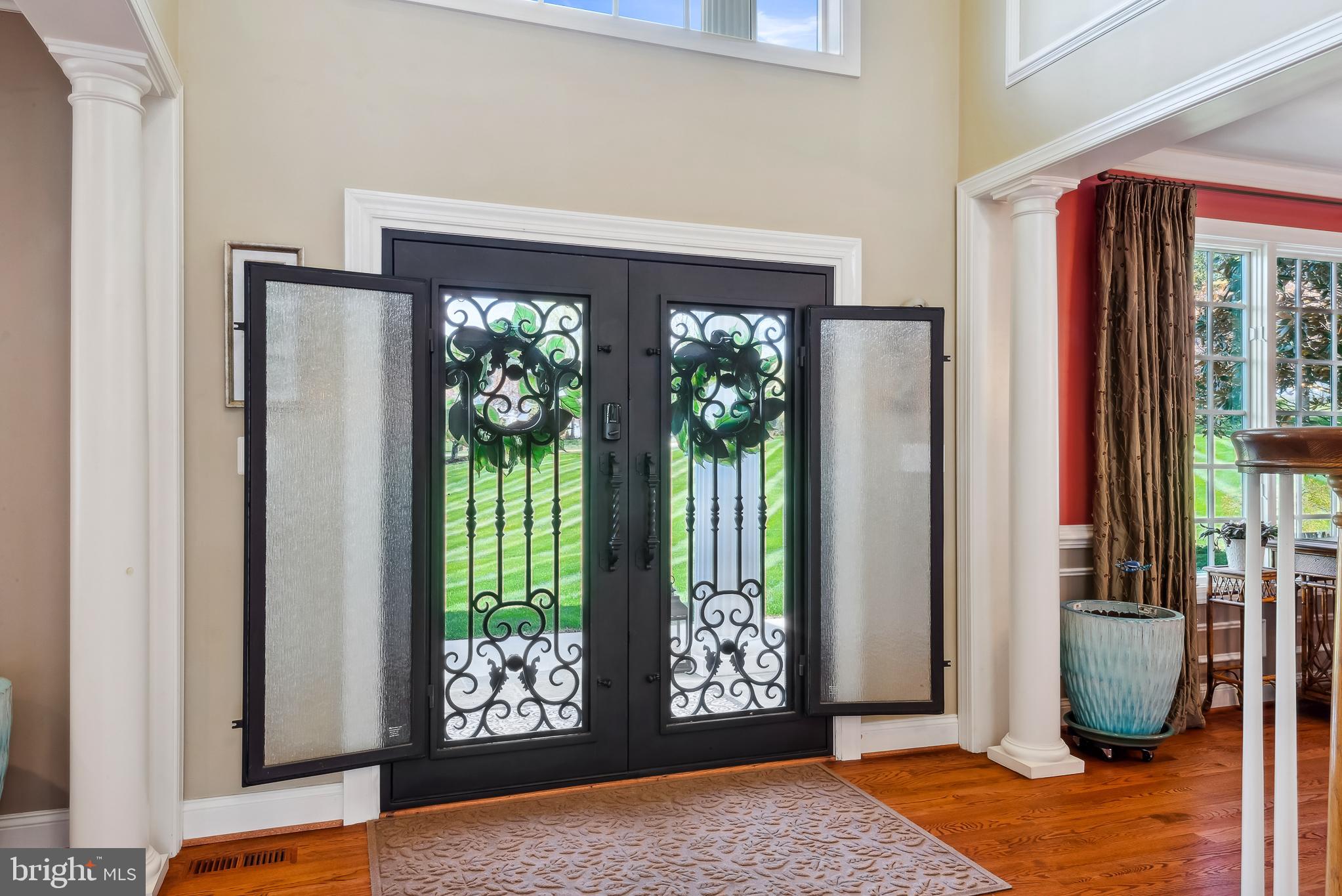 GOVERNORS MANOR - Residential