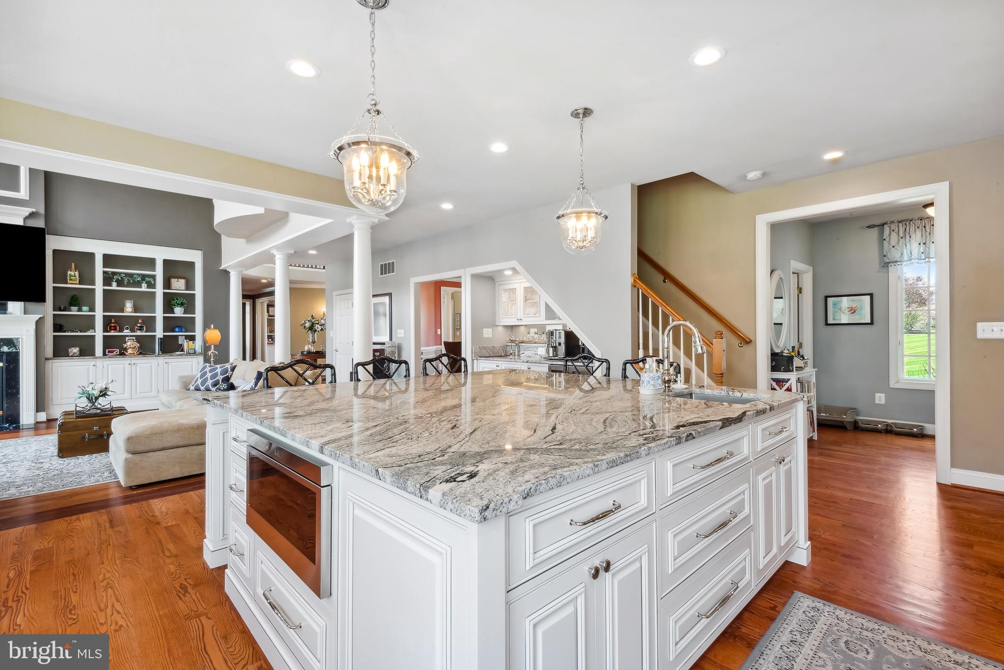 GOVERNORS MANOR - Residential