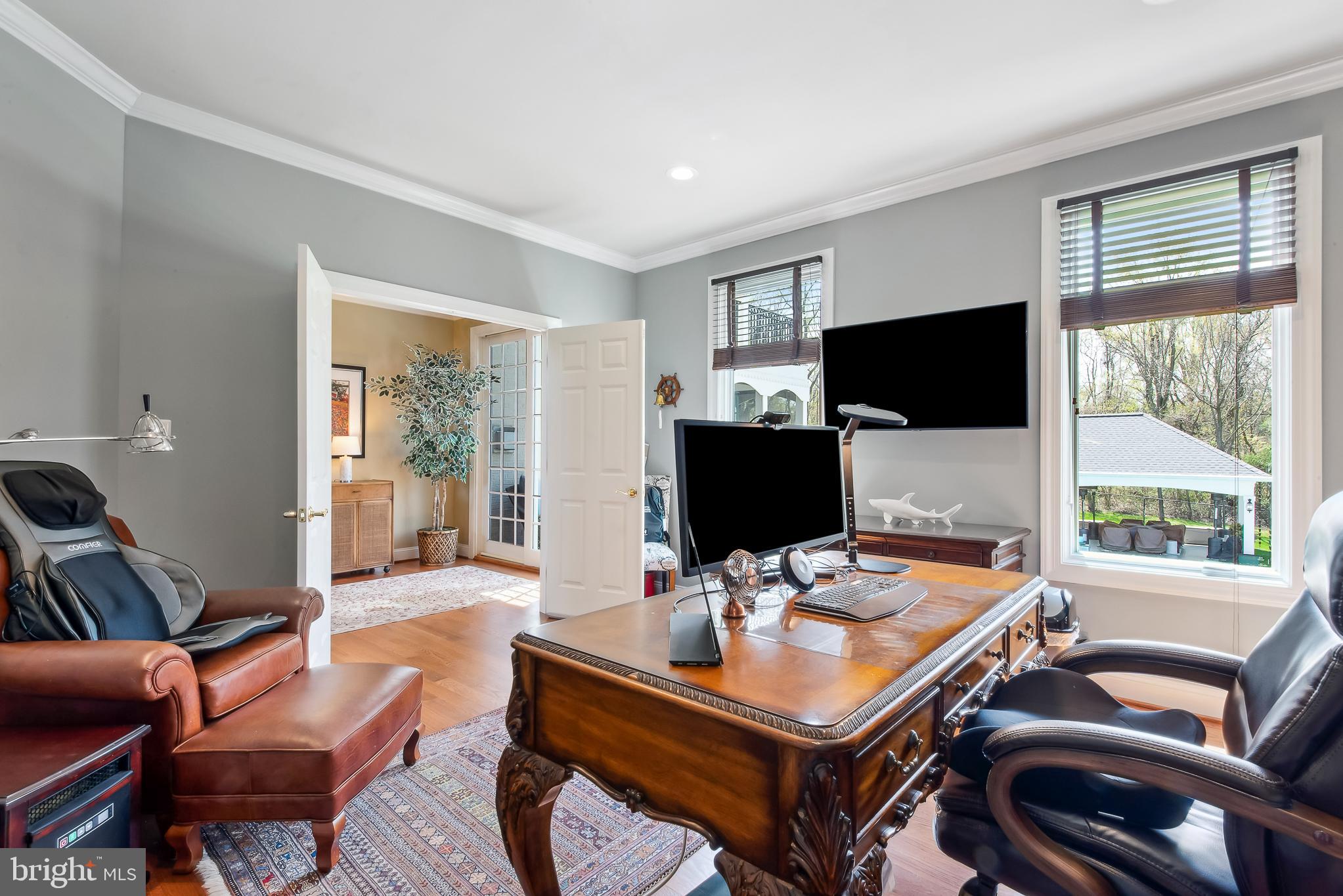 GOVERNORS MANOR - Residential