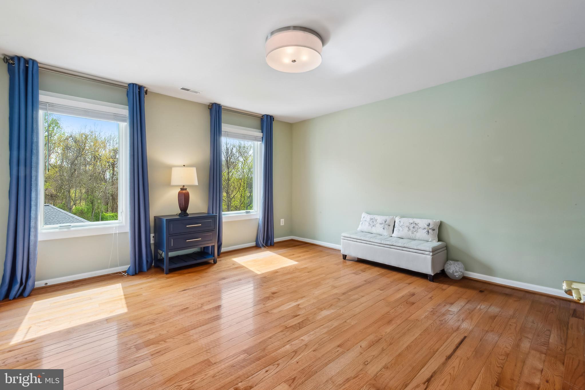 GOVERNORS MANOR - Residential