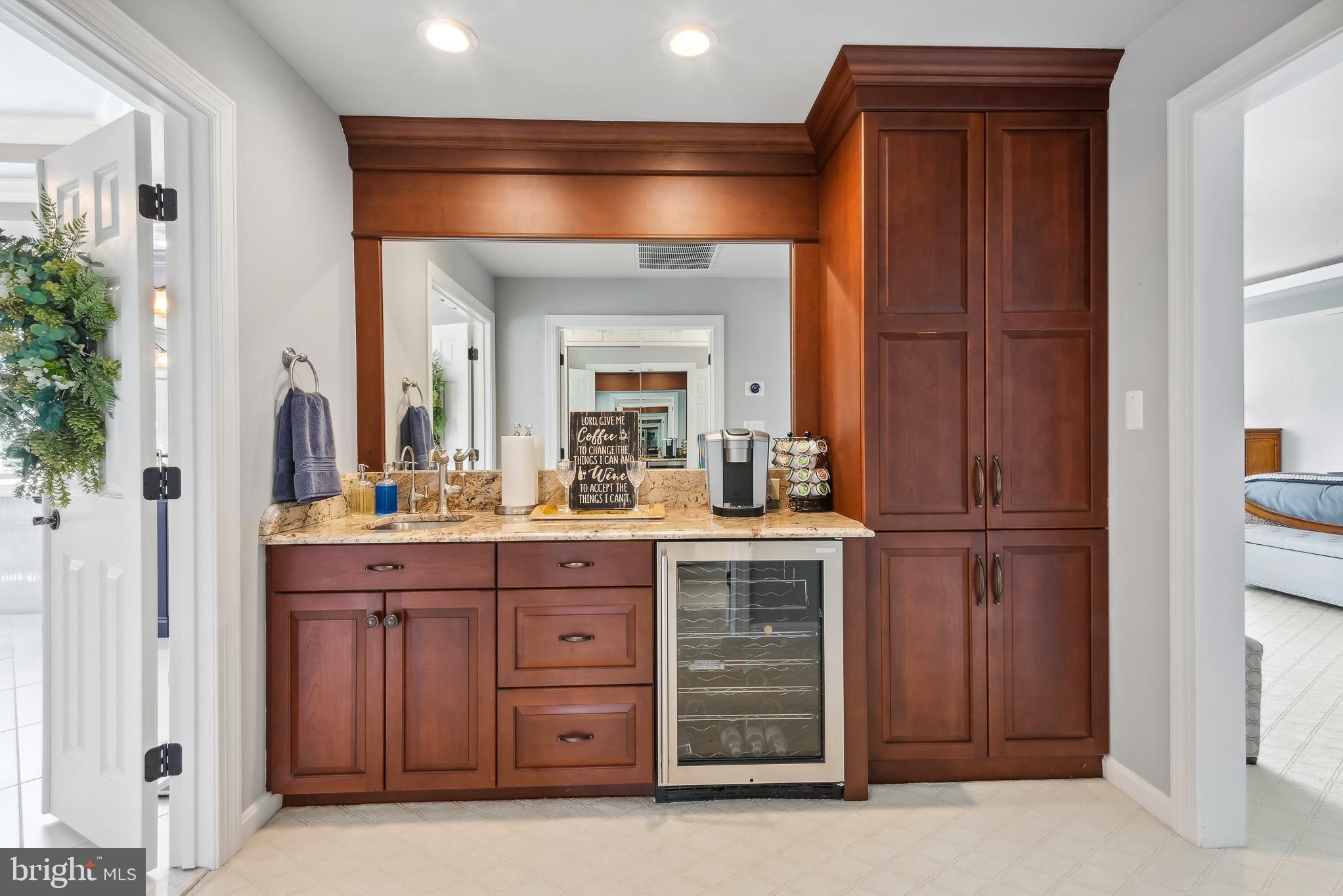 GOVERNORS MANOR - Residential