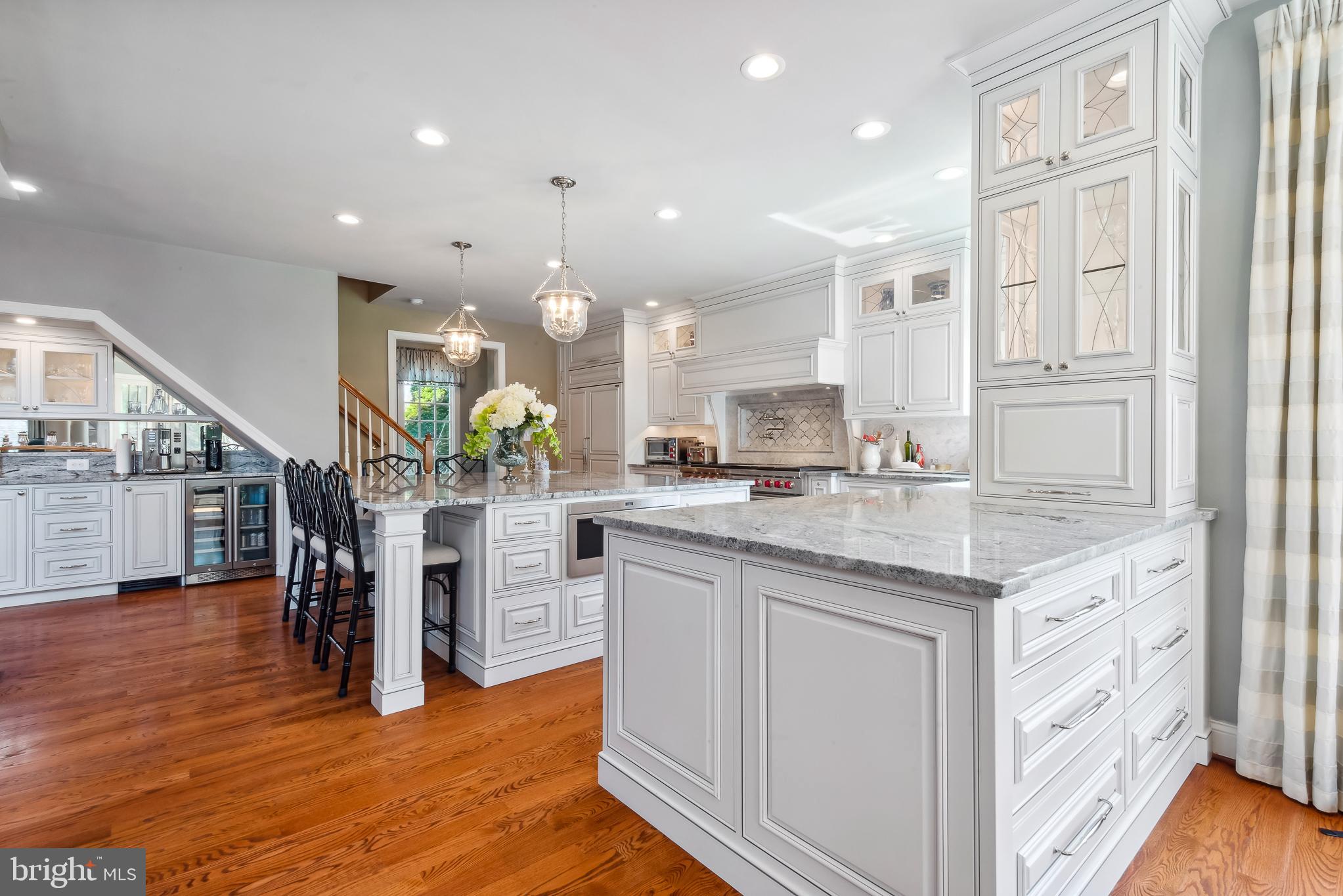 GOVERNORS MANOR - Residential