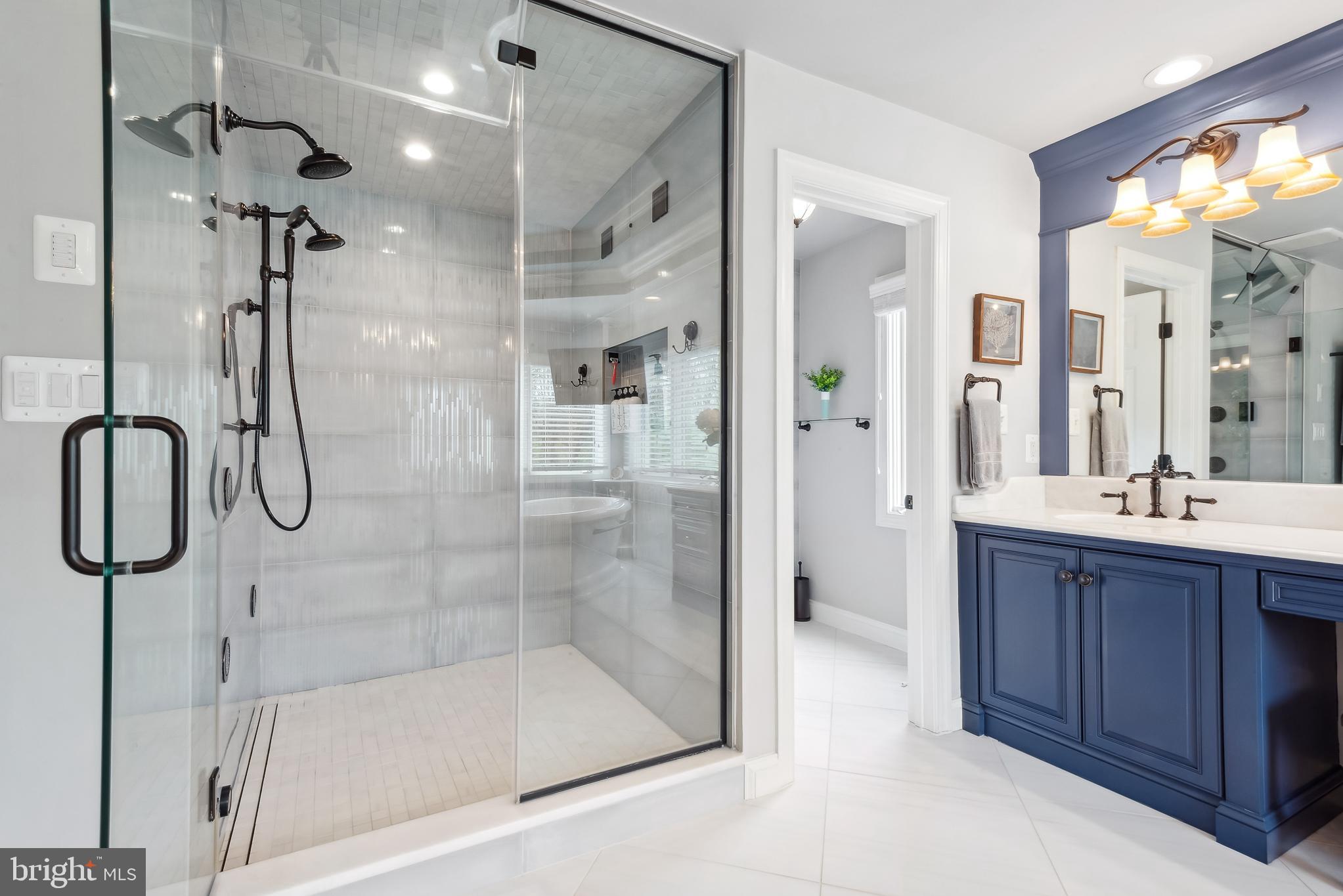 GOVERNORS MANOR - Residential