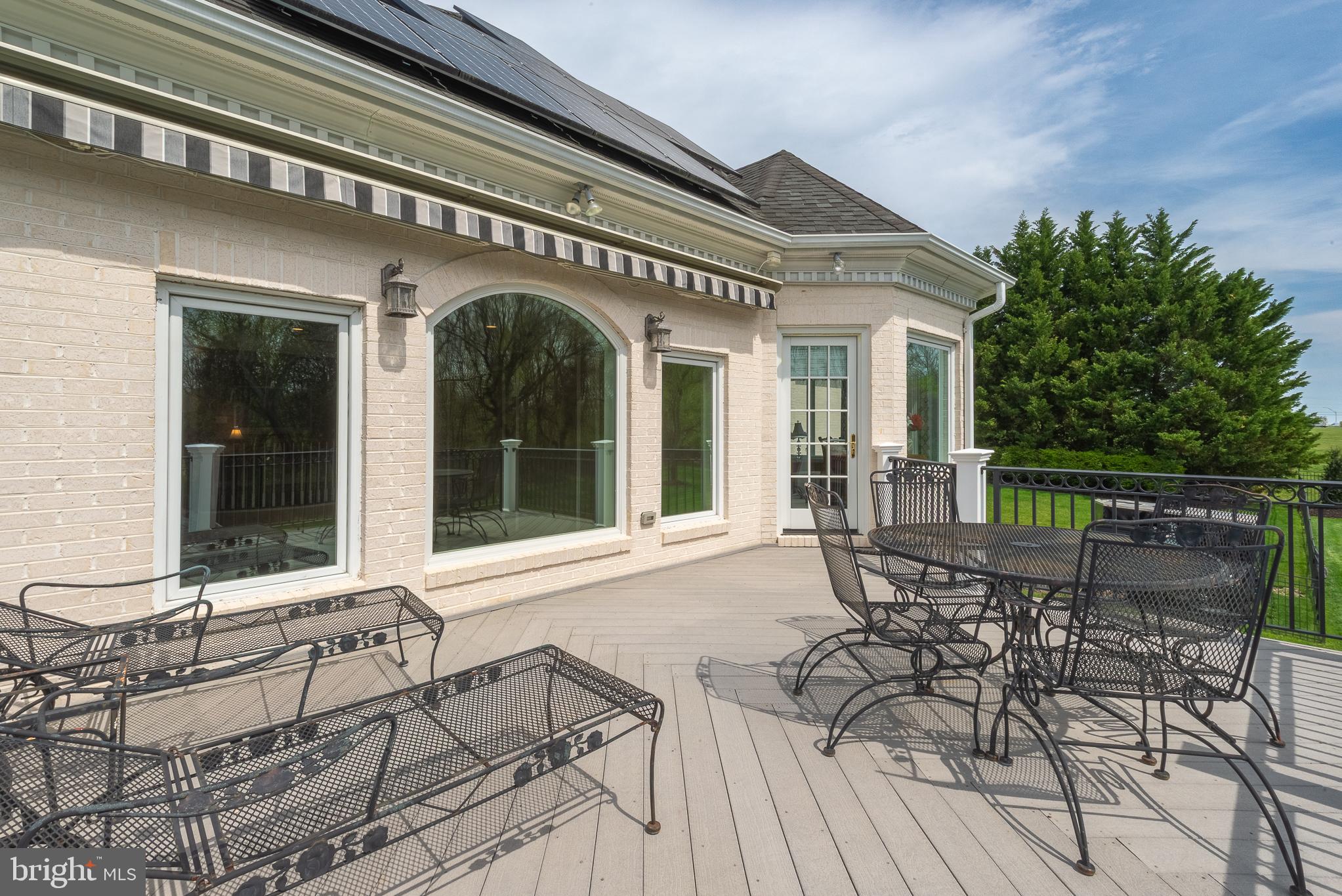 GOVERNORS MANOR - Residential