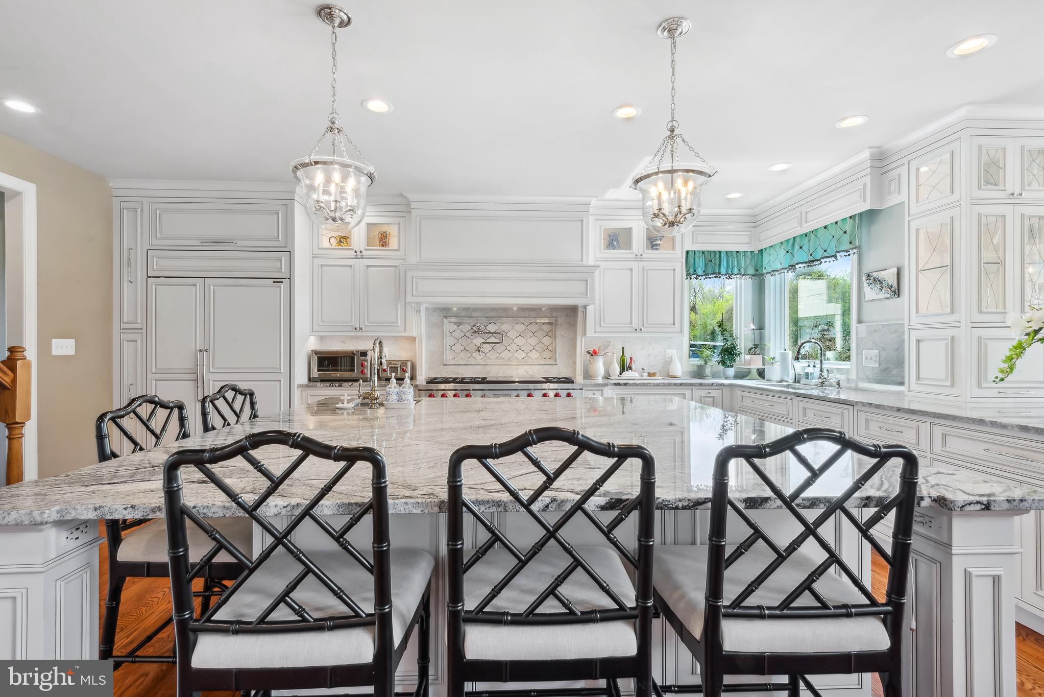 GOVERNORS MANOR - Residential