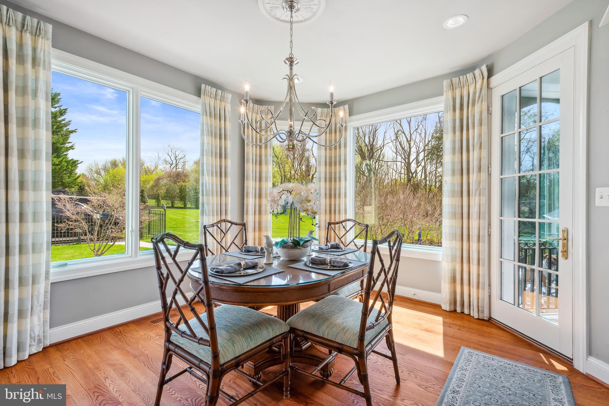 GOVERNORS MANOR - Residential