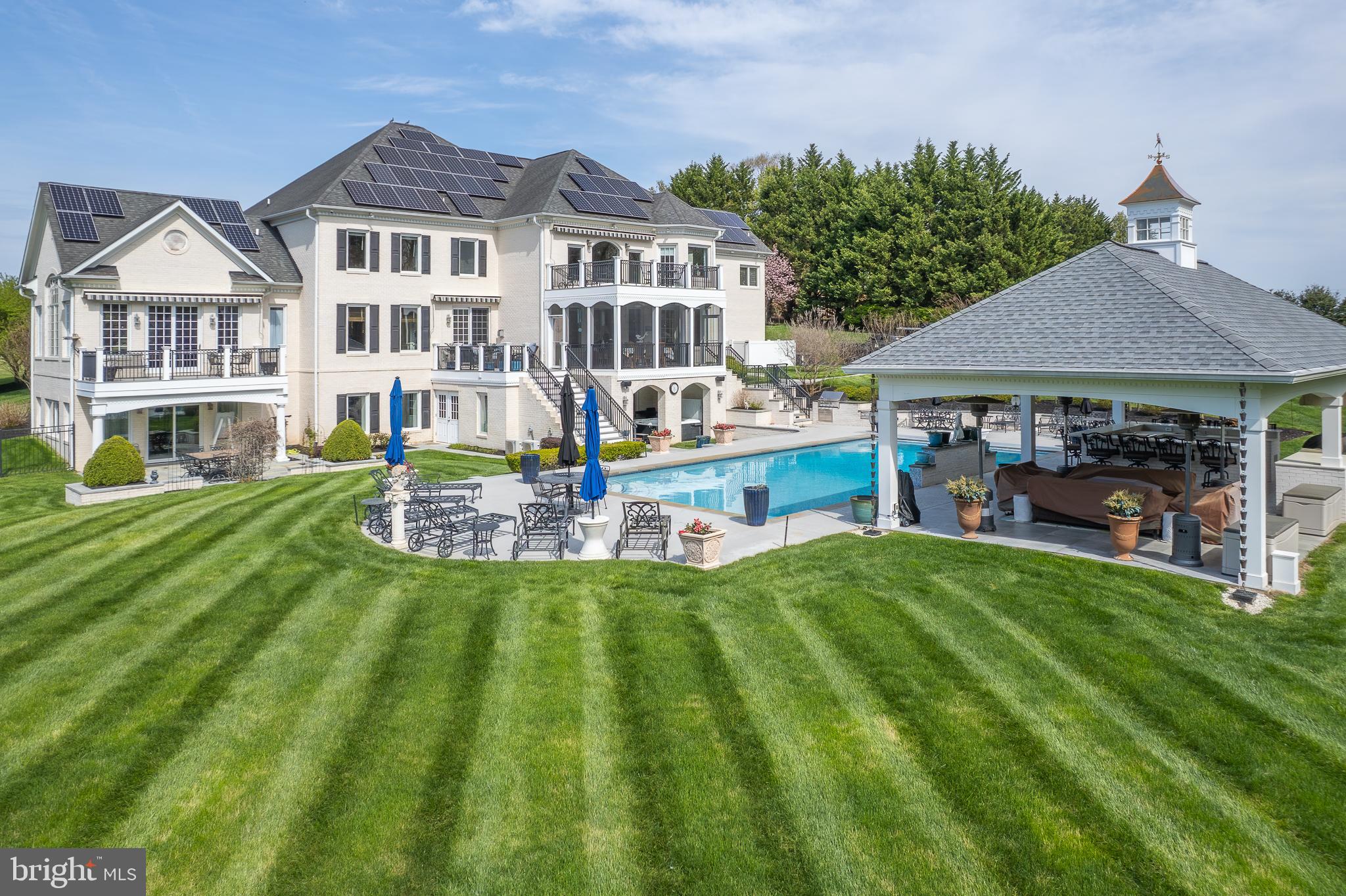 GOVERNORS MANOR - Residential