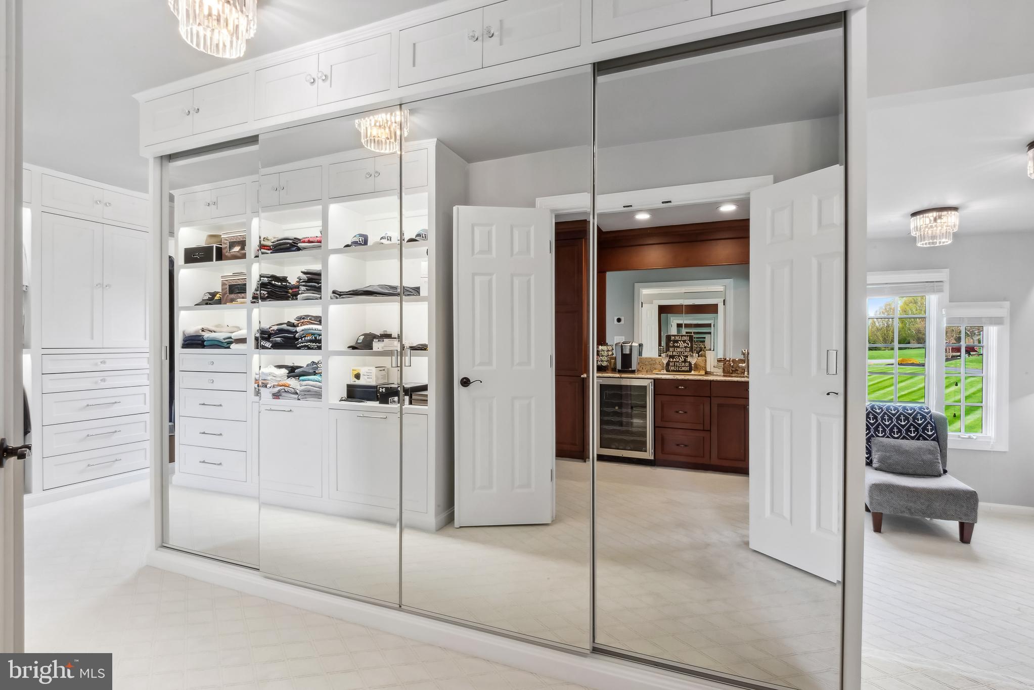 GOVERNORS MANOR - Residential