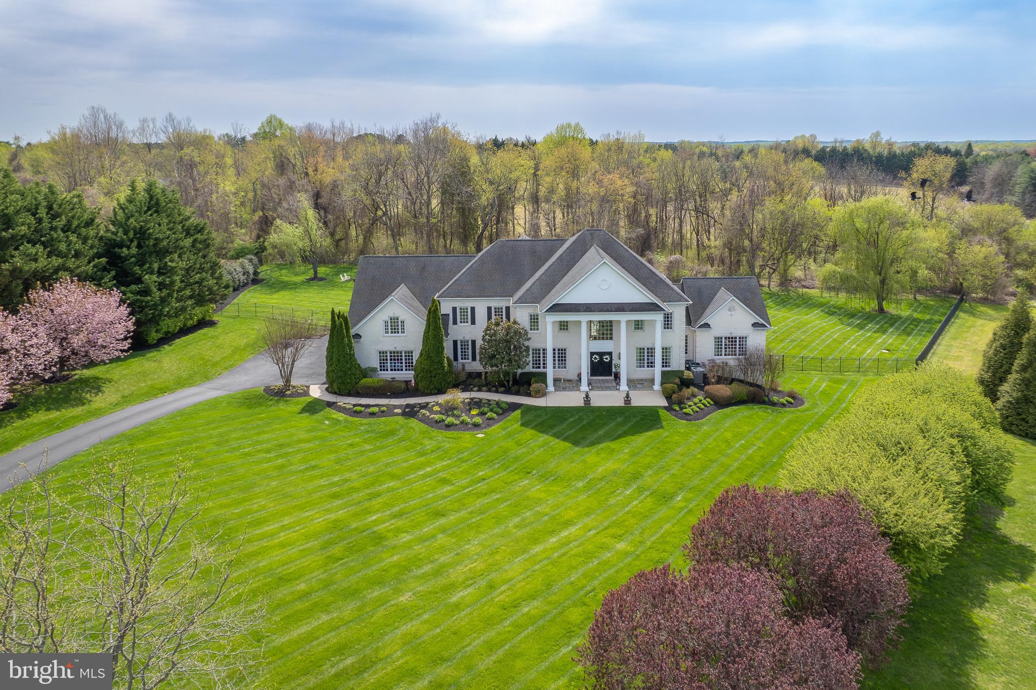 GOVERNORS MANOR - Residential