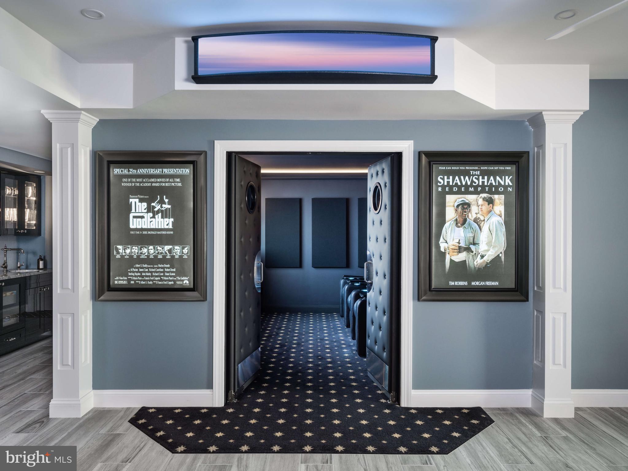 GOVERNORS MANOR - Residential