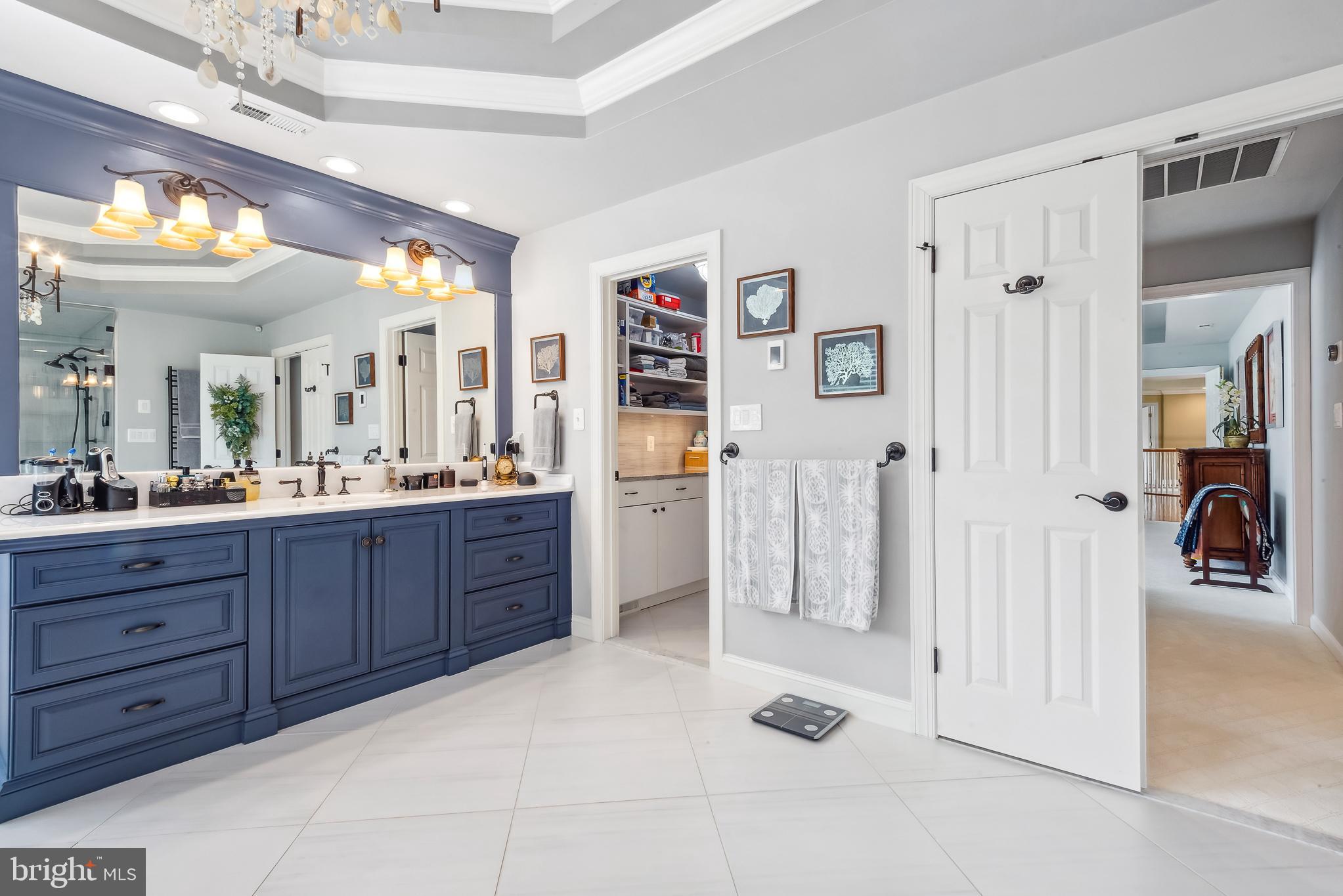 GOVERNORS MANOR - Residential