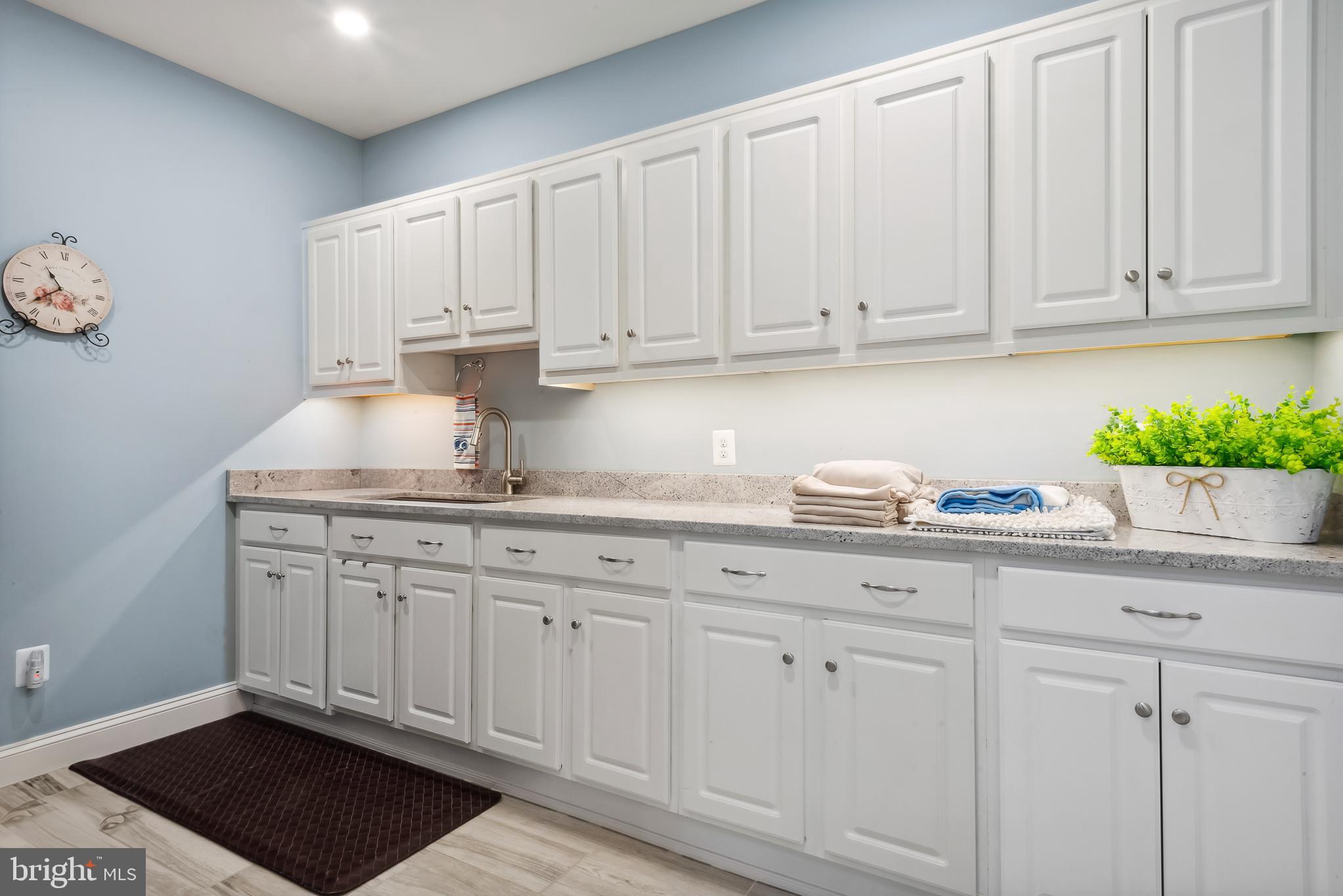 GOVERNORS MANOR - Residential