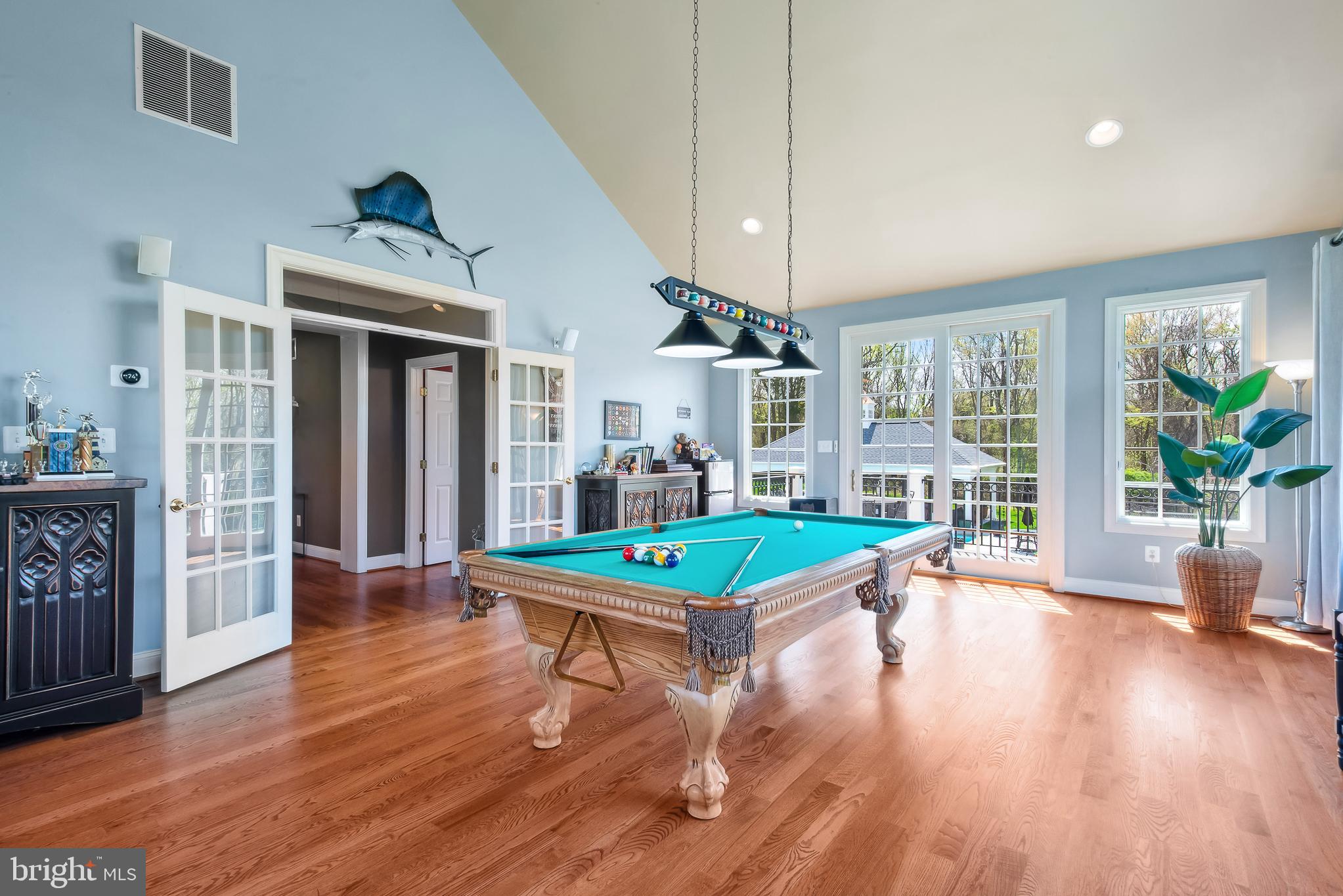 GOVERNORS MANOR - Residential