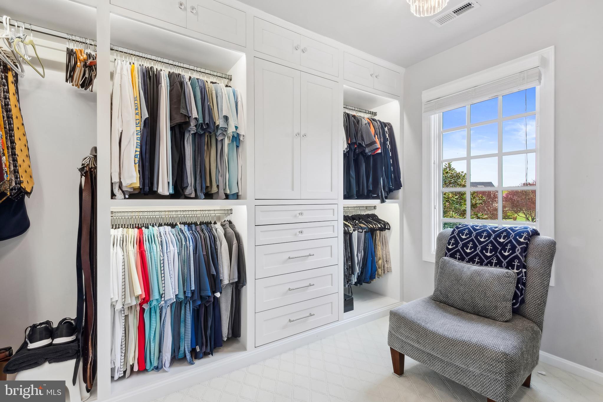 GOVERNORS MANOR - Residential