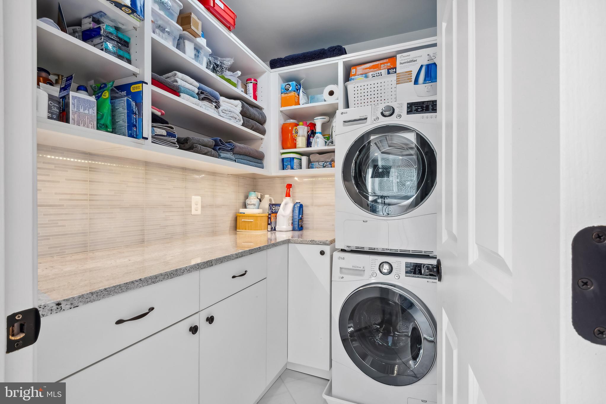 GOVERNORS MANOR - Residential