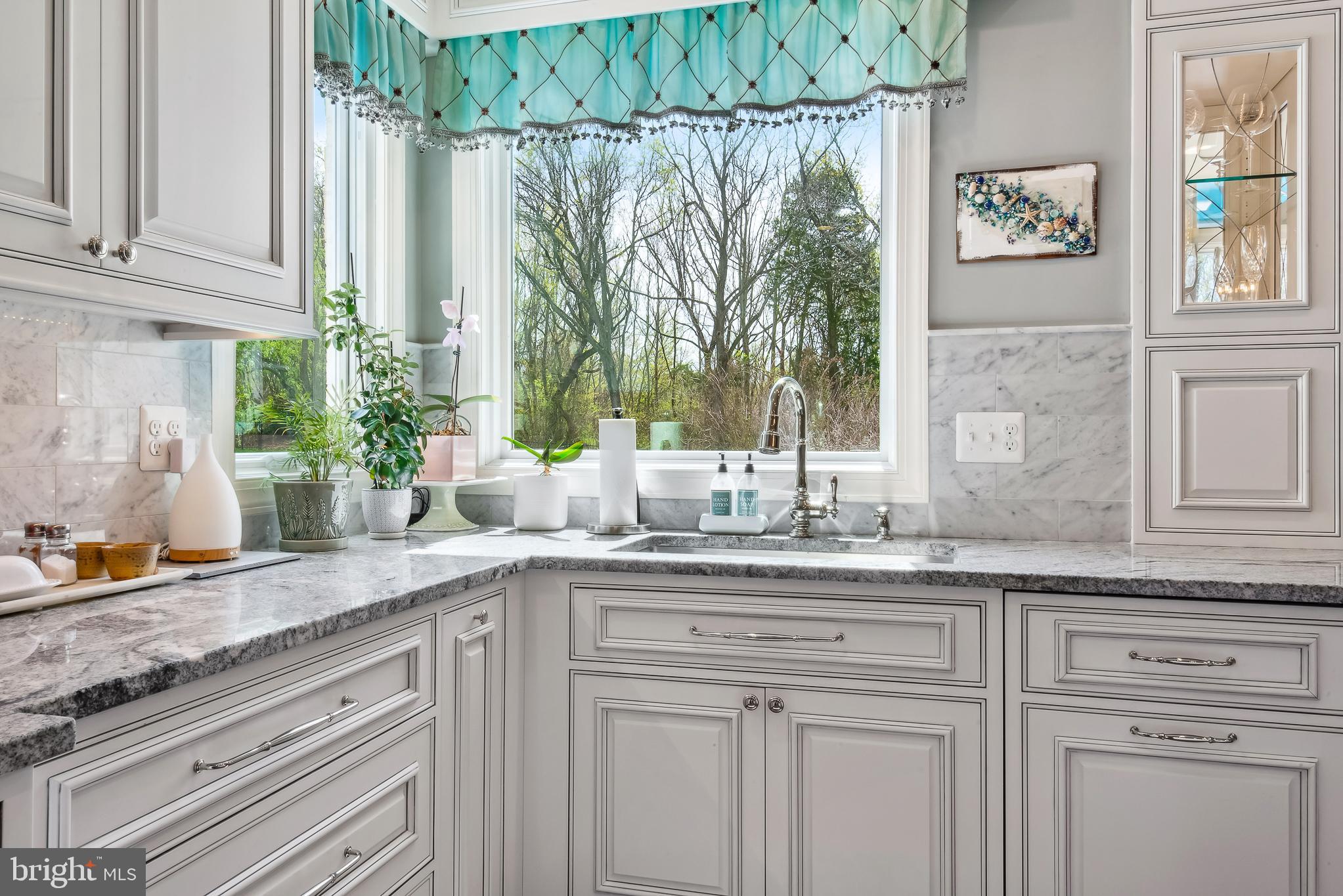 GOVERNORS MANOR - Residential