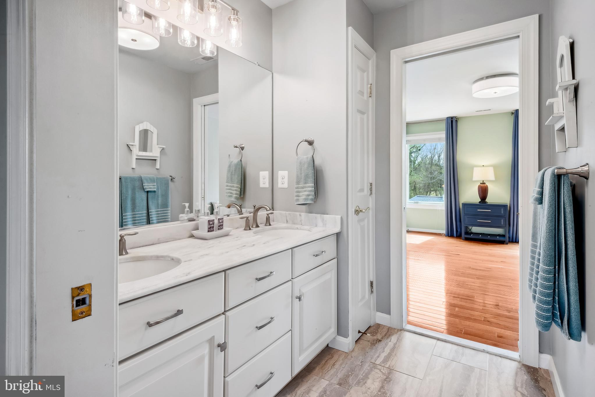 GOVERNORS MANOR - Residential